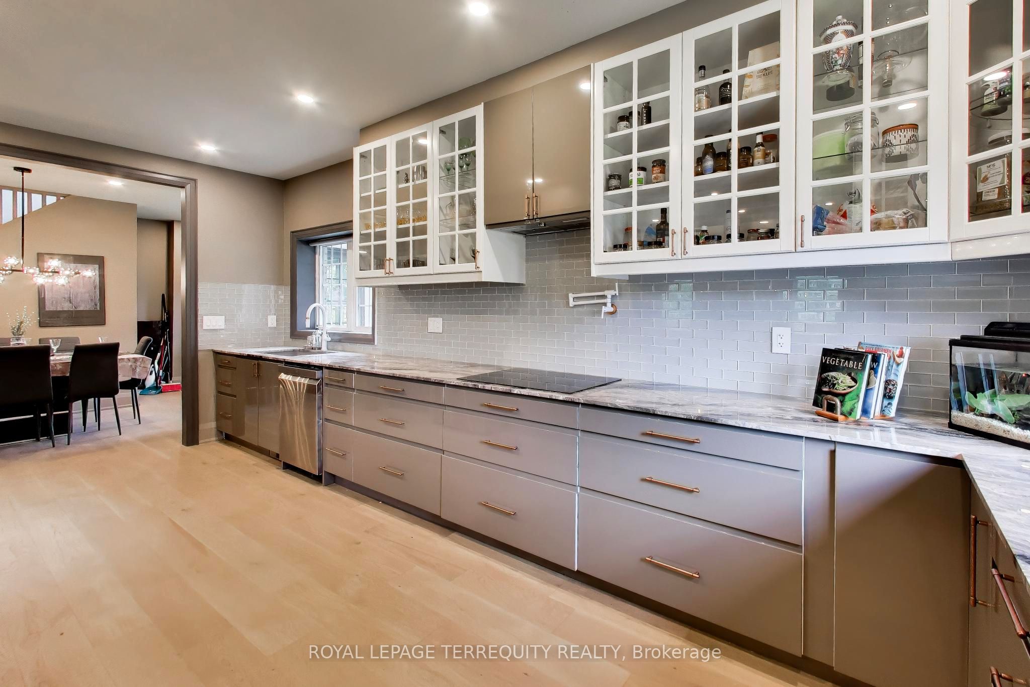 1621 Skyline Drive Property Photo 11