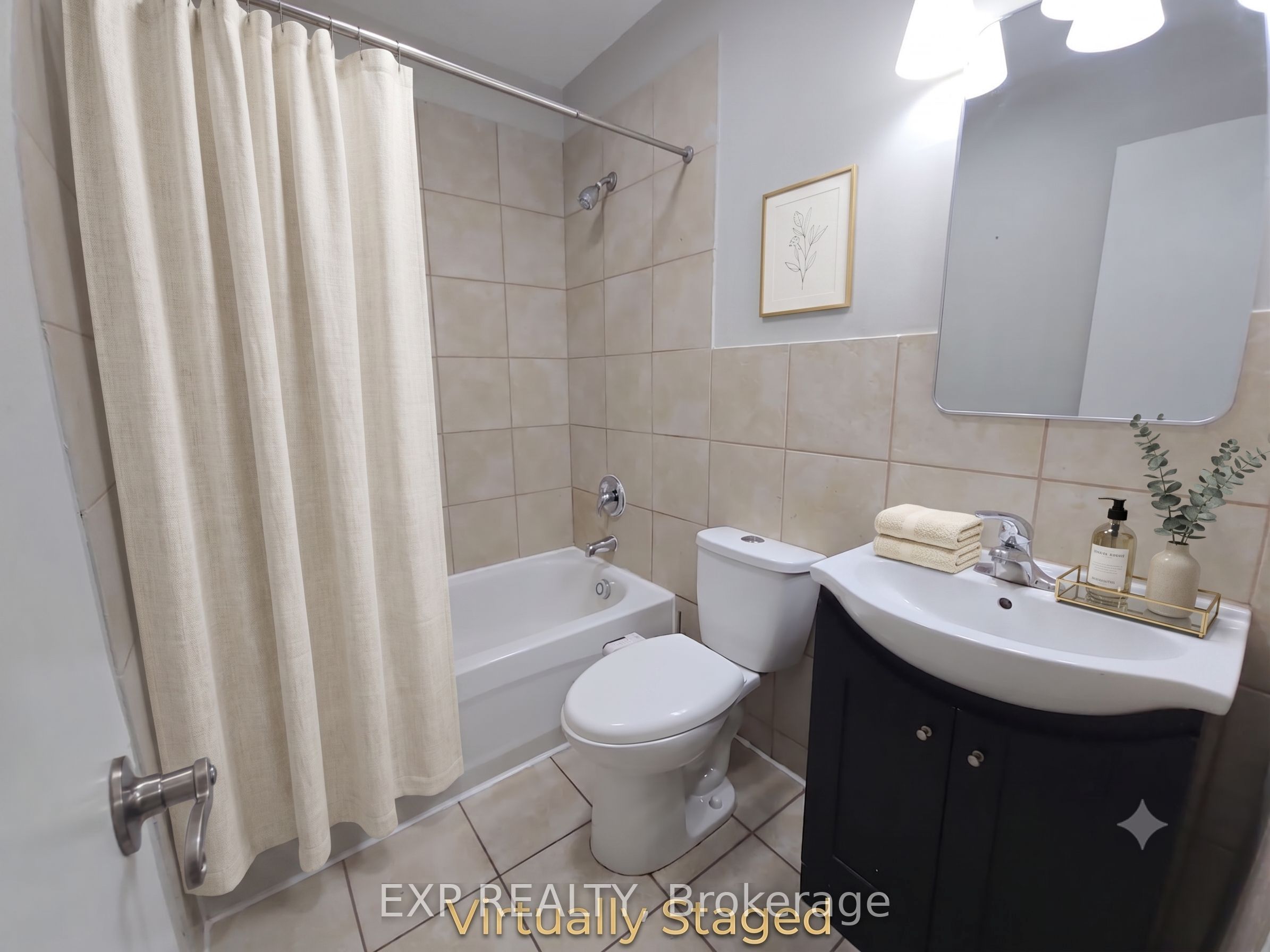 87 Wellington Street E Main Level Property Photo 7