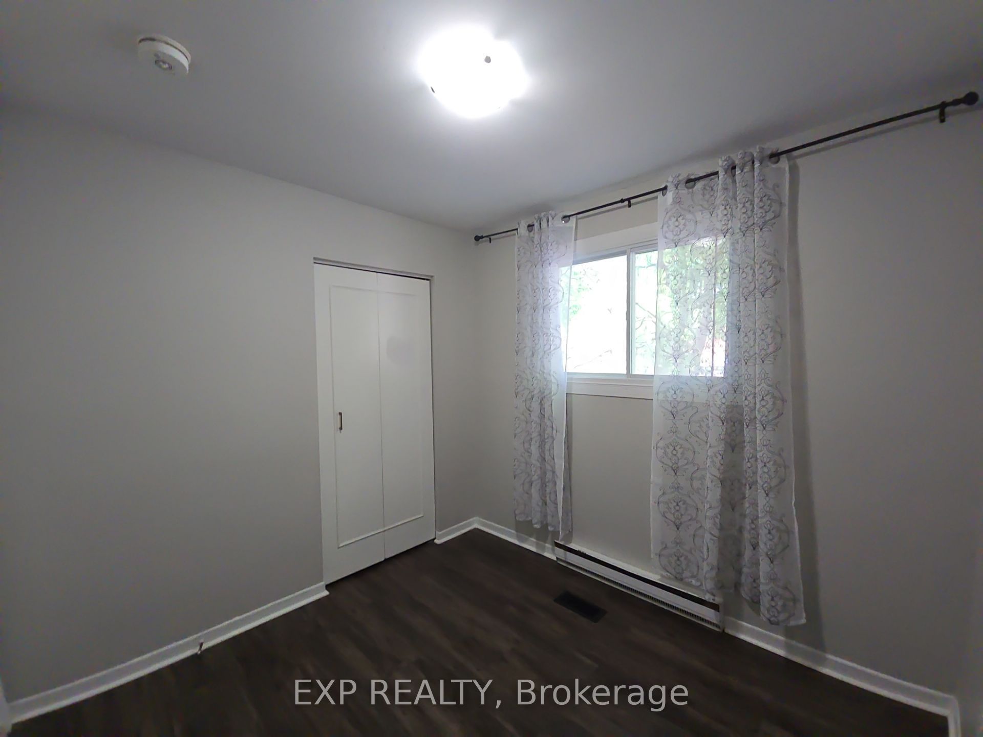 87 Wellington Street E Main Level Property Photo 16