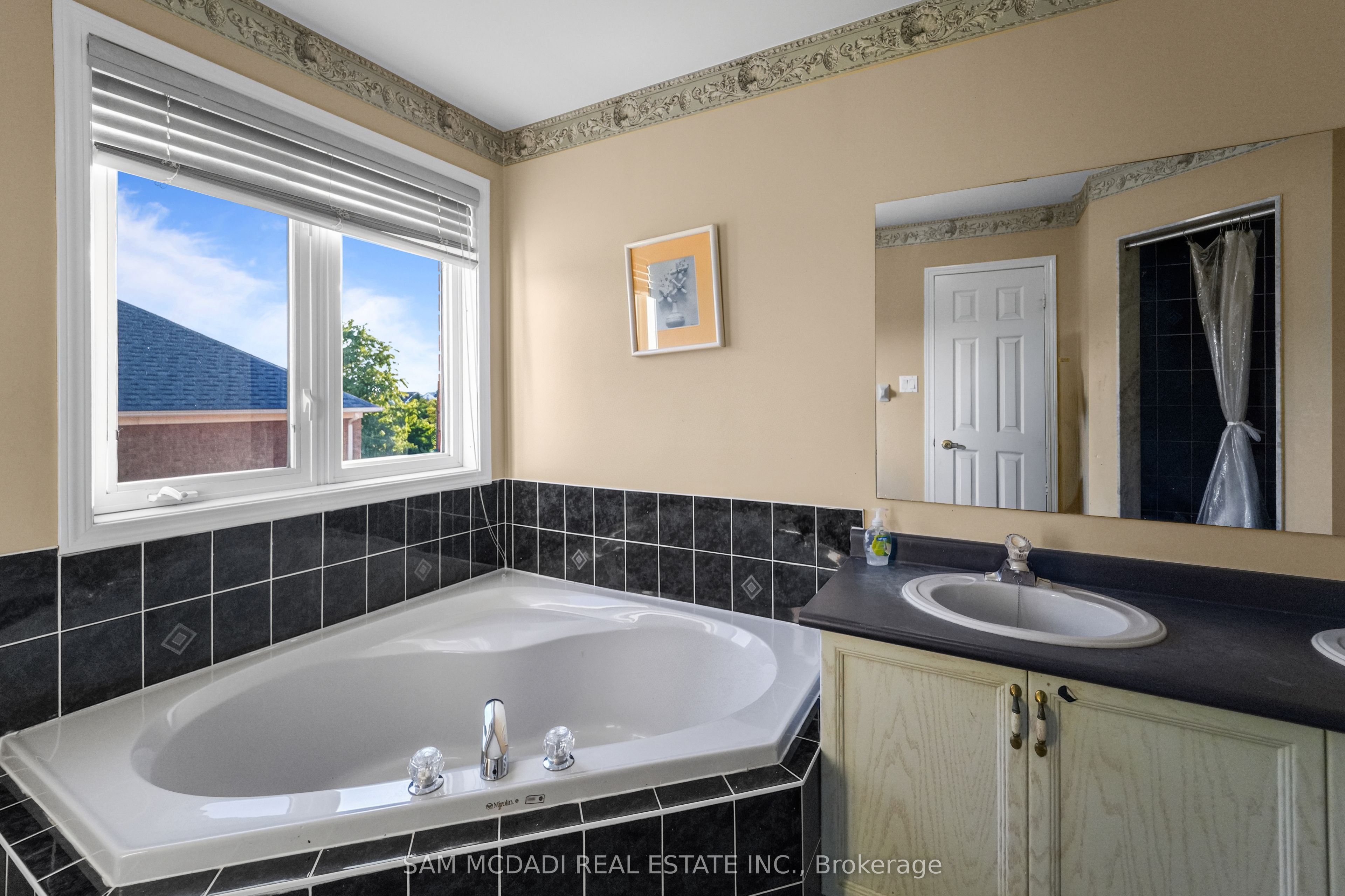 6426 Valiant Heights Property Photo 20