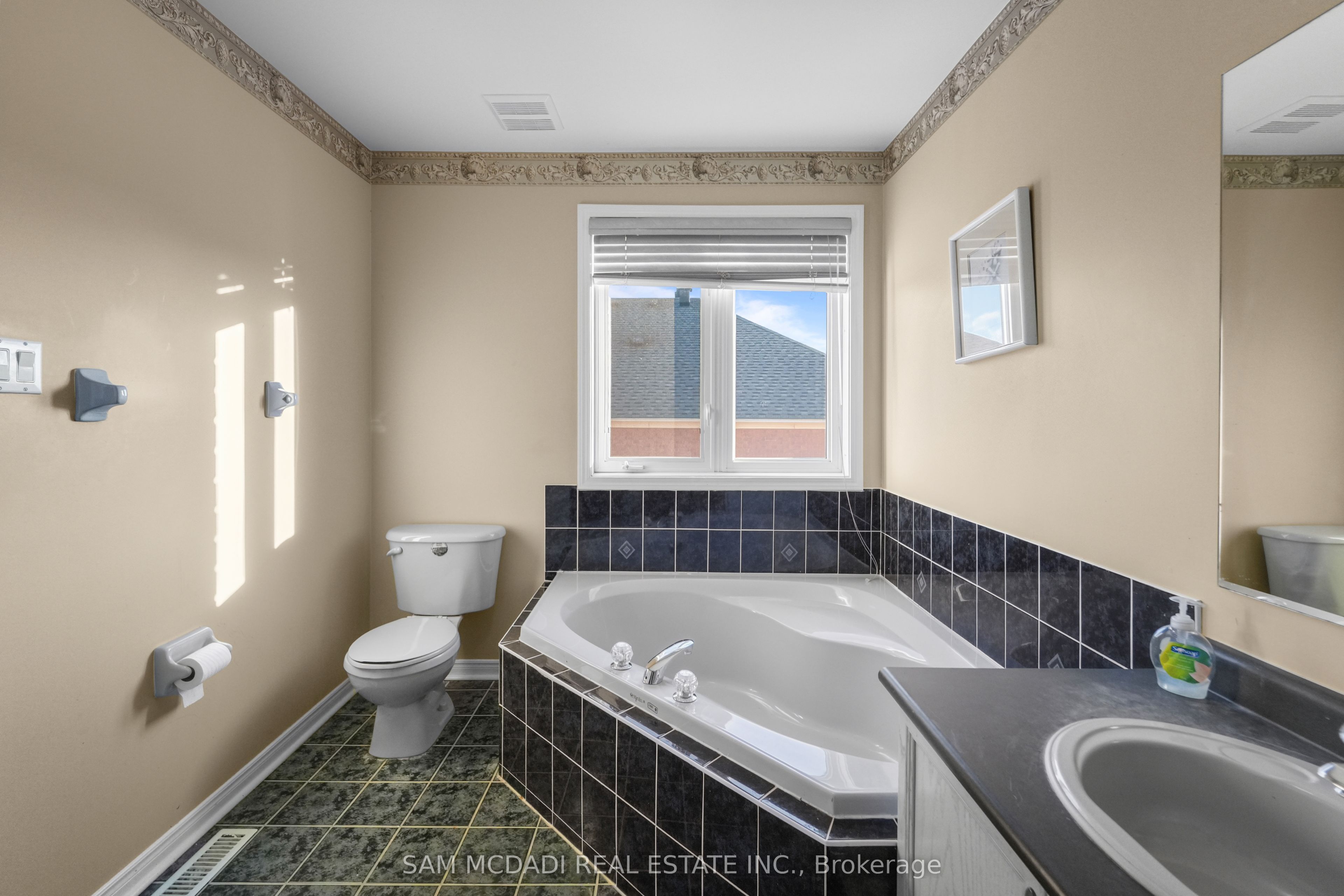 6426 Valiant Heights Property Photo 22