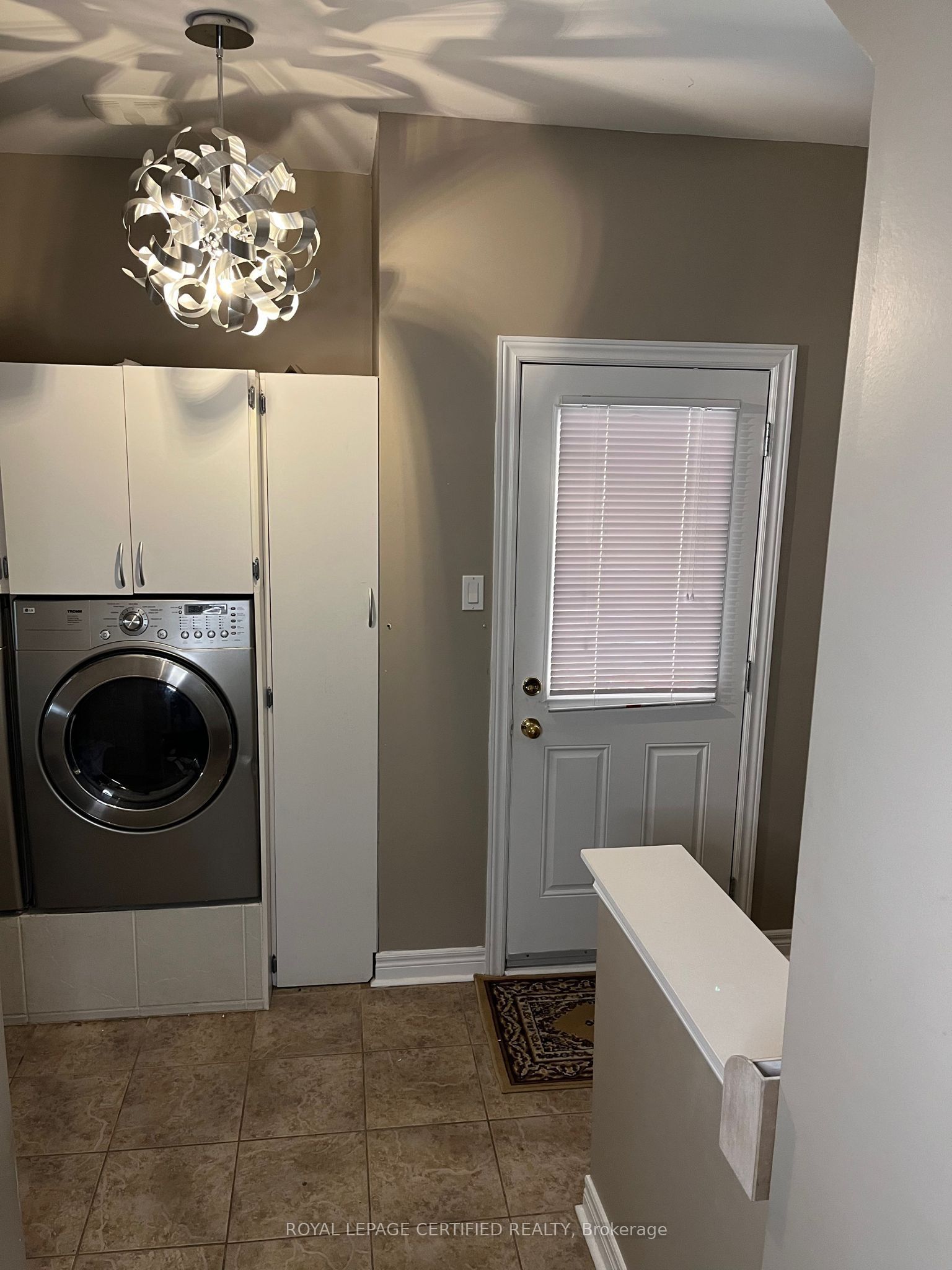 31 Everingham Circle Bsmt Property Photo 9