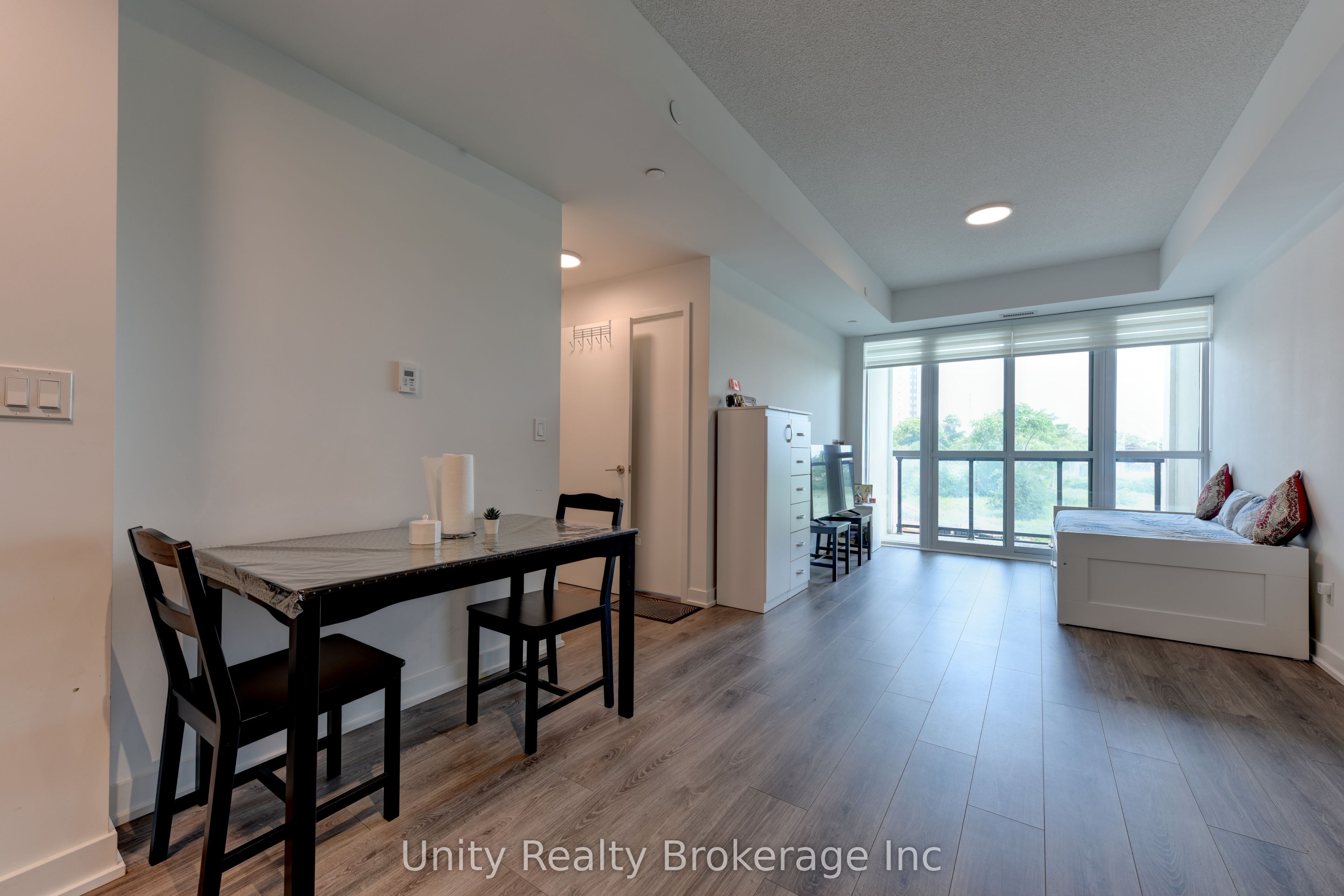 225 Malta Avenue E 302 Property Photo 11