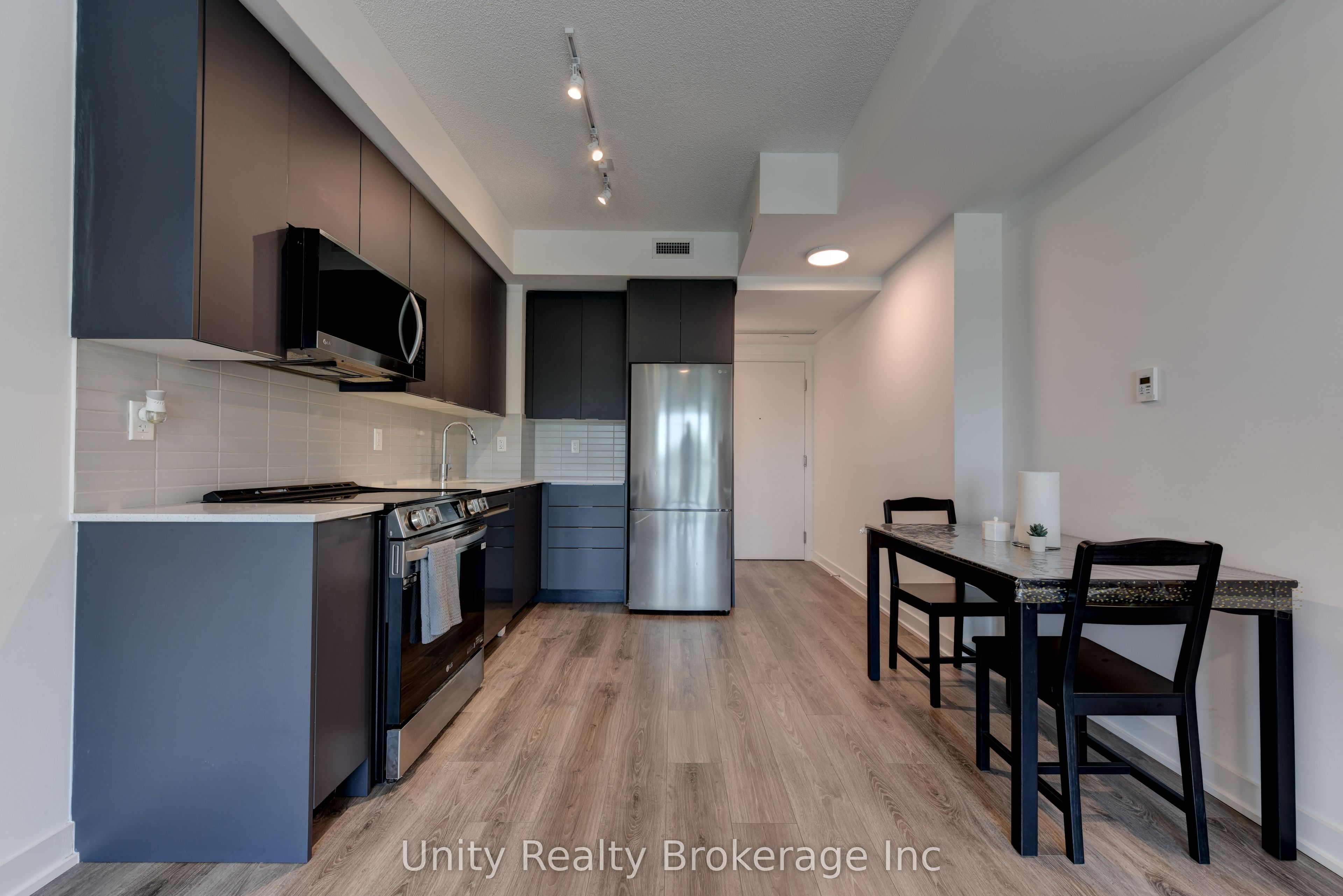225 Malta Avenue E 302 Property Photo 14