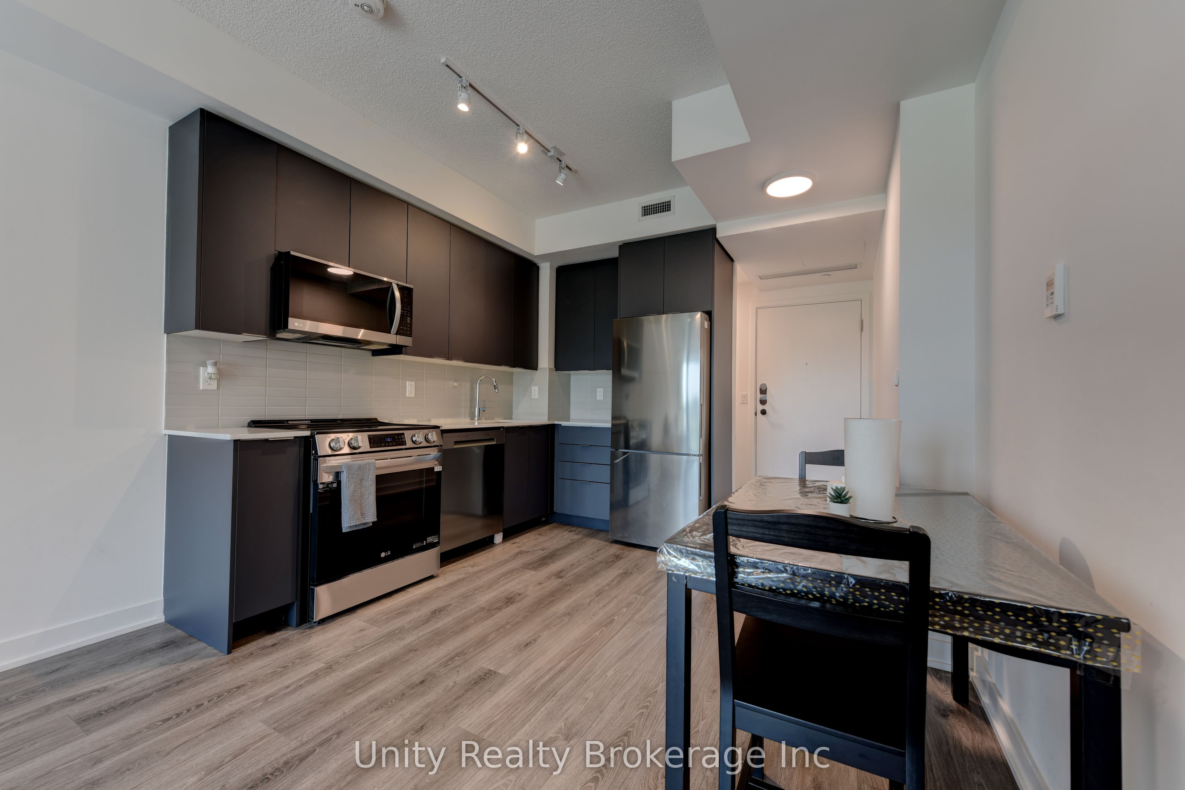 225 Malta Avenue E 302 Property Photo 15