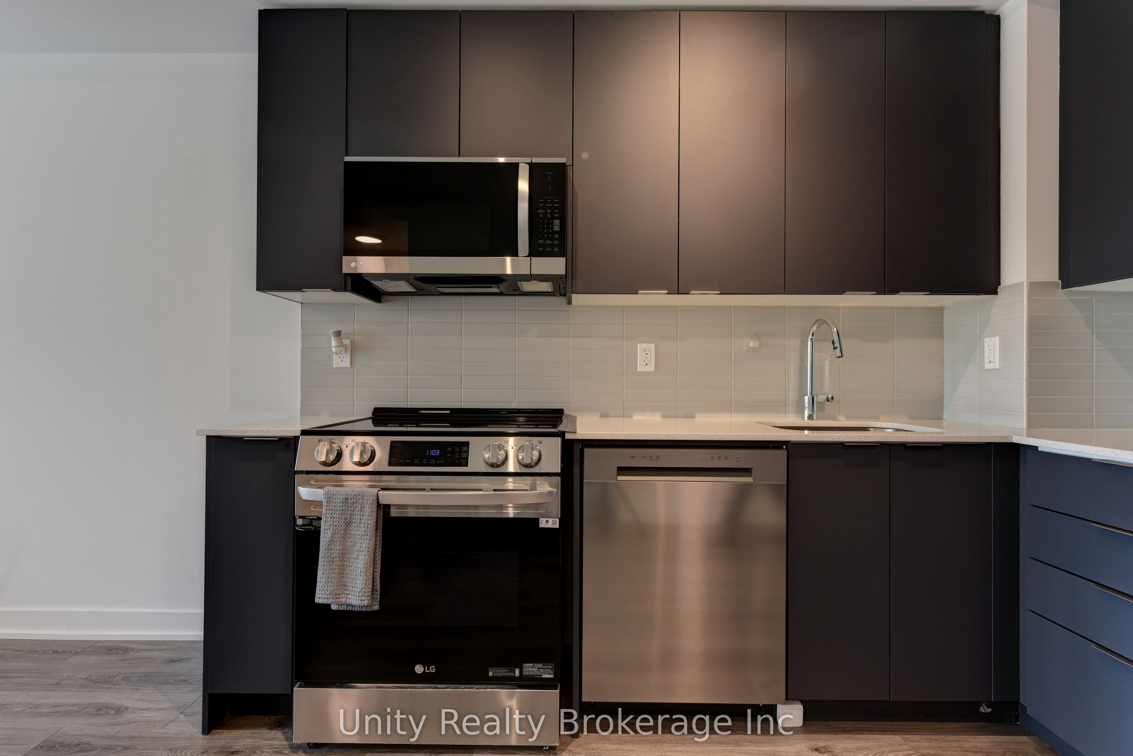 225 Malta Avenue E 302 Property Photo 16