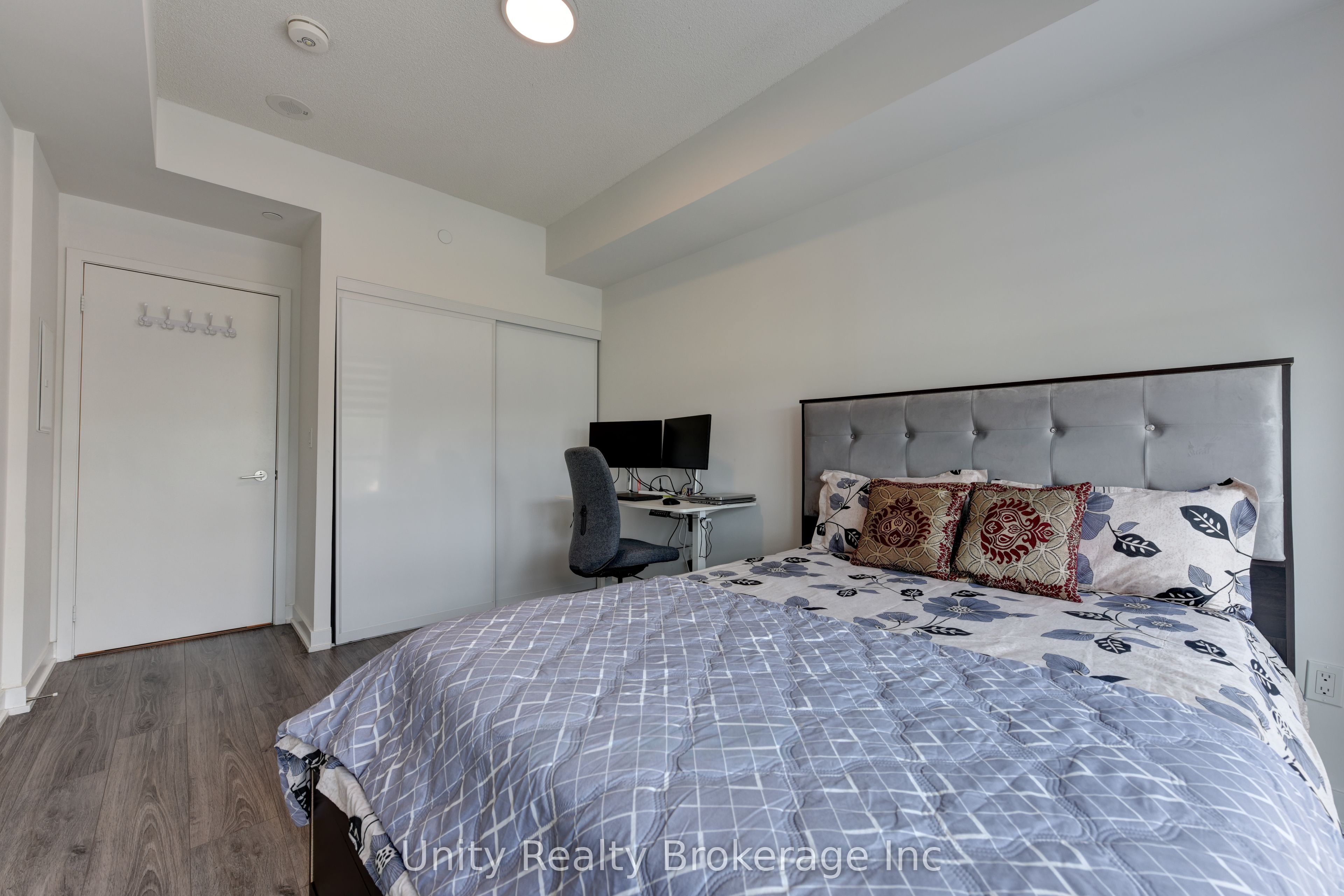 225 Malta Avenue E 302 Property Photo 20