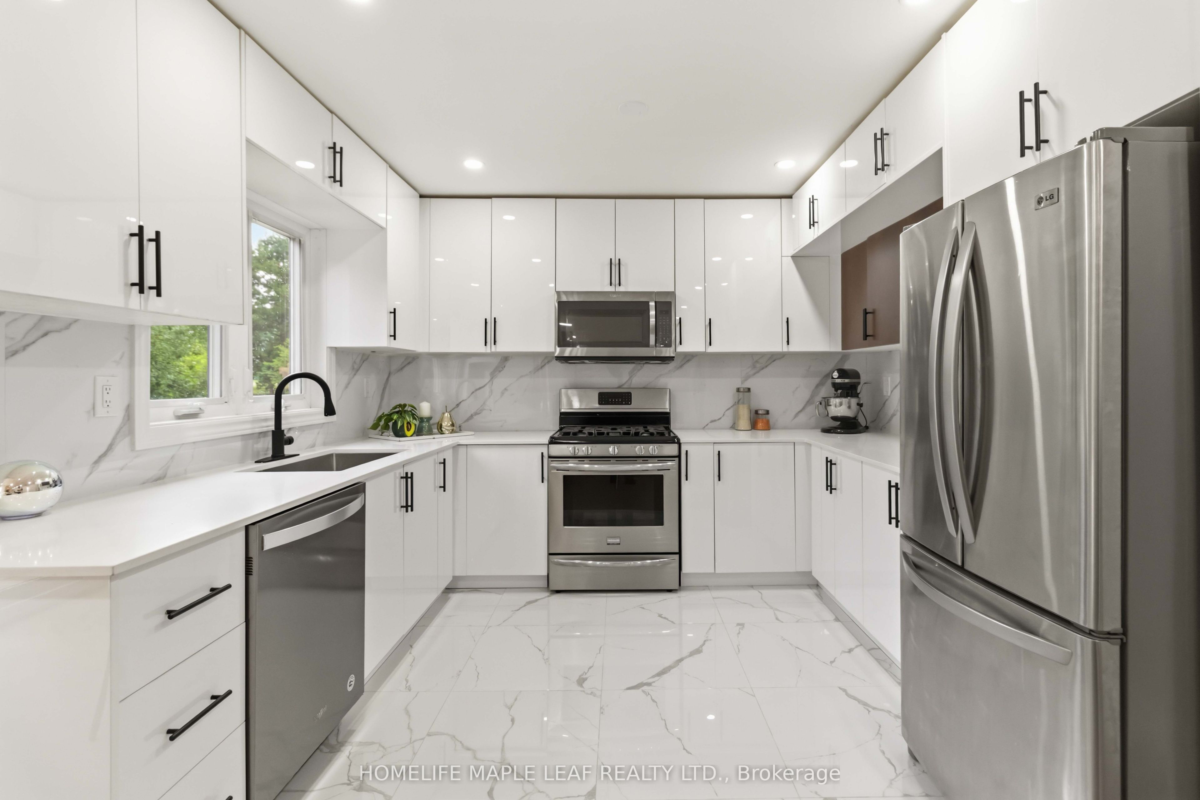 90 Burgby Avenue Property Photo 11