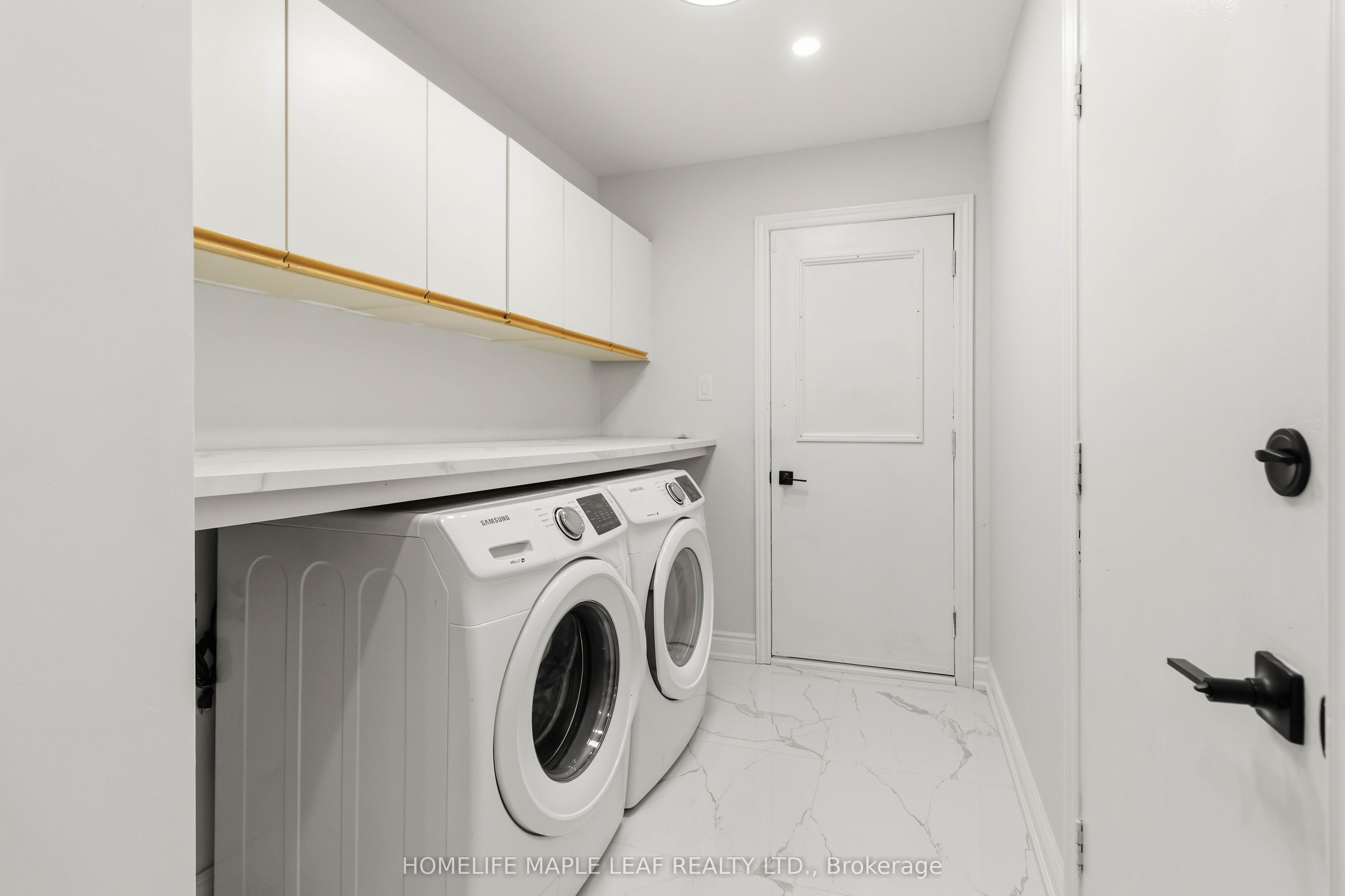90 Burgby Avenue Property Photo 17