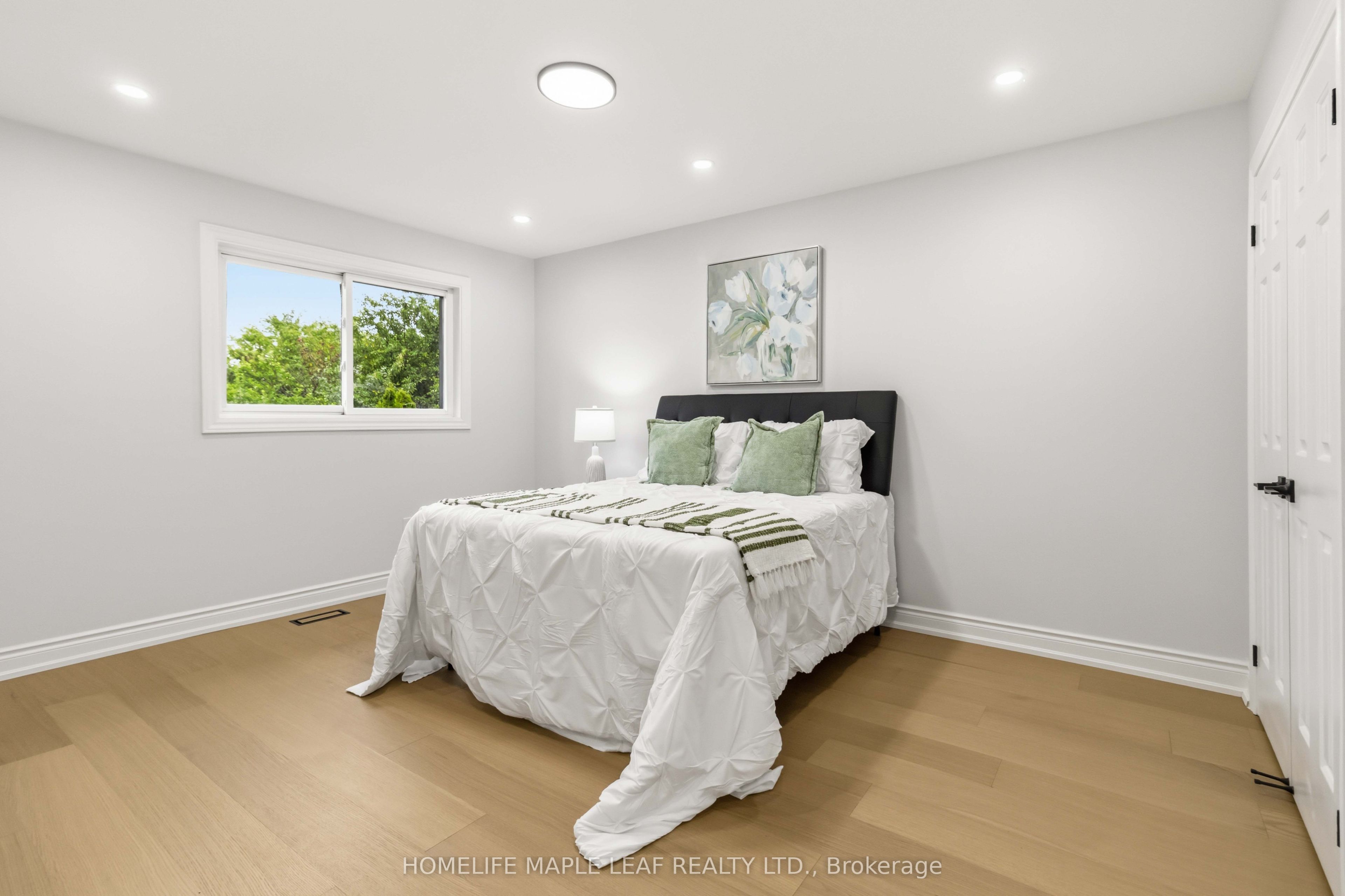 90 Burgby Avenue Property Photo 22