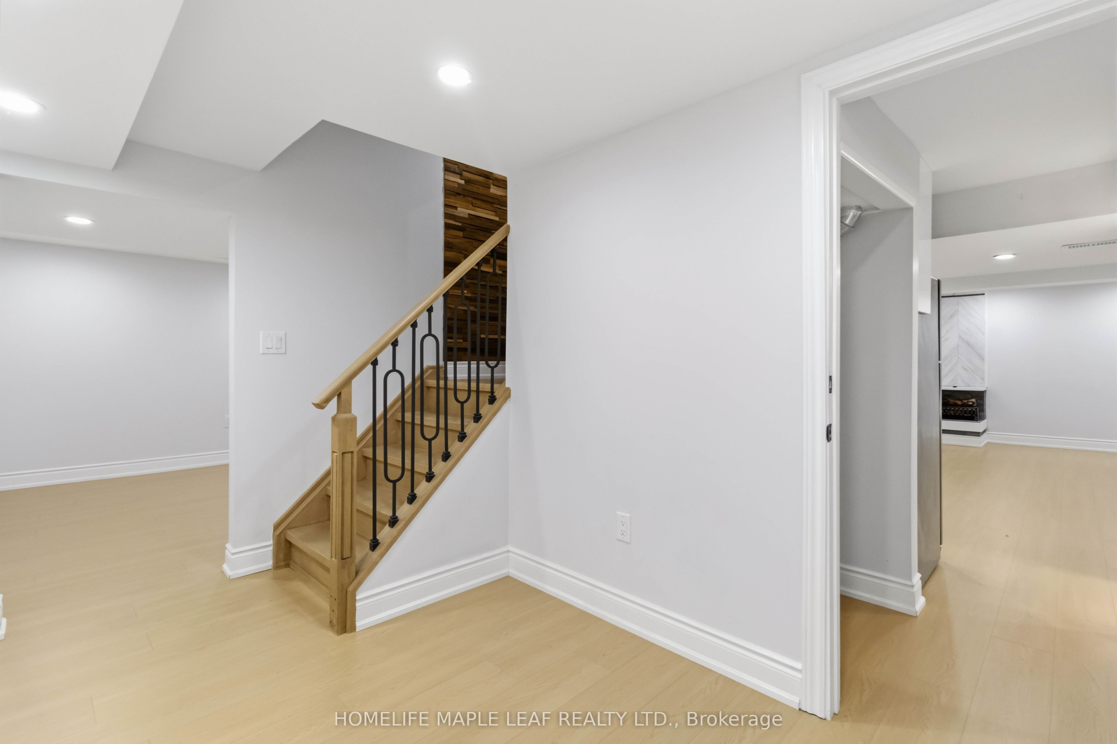 90 Burgby Avenue Property Photo 34