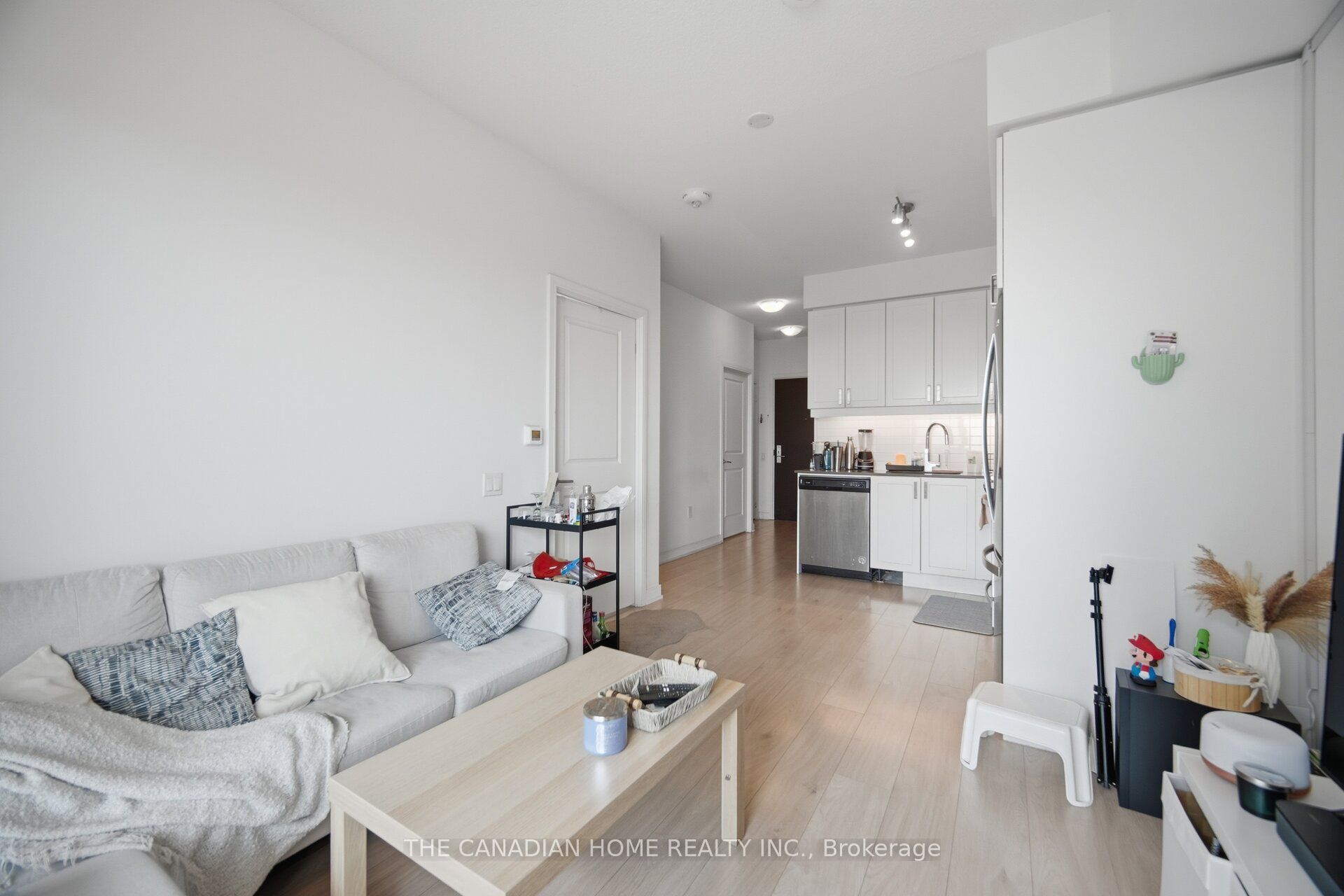 8 Nahani Way E 3119 Property Photo 15