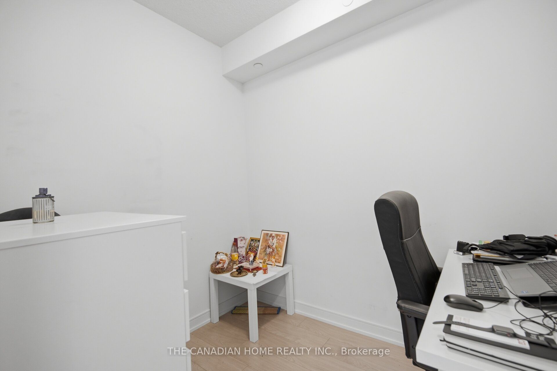 8 Nahani Way E 3119 Property Photo 18