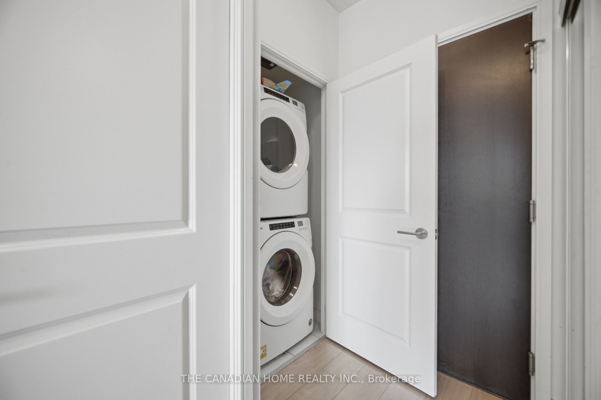 8 Nahani Way E 3119 Property Photo 21