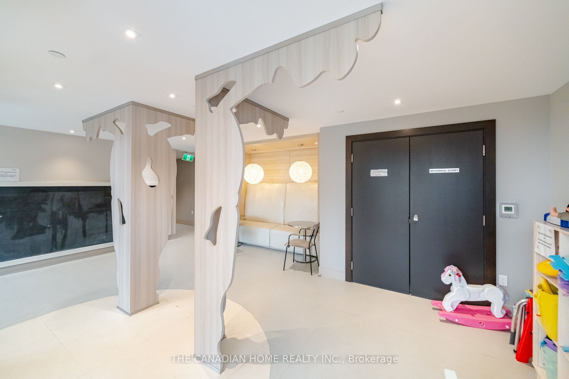 8 Nahani Way E 3119 Property Photo 40