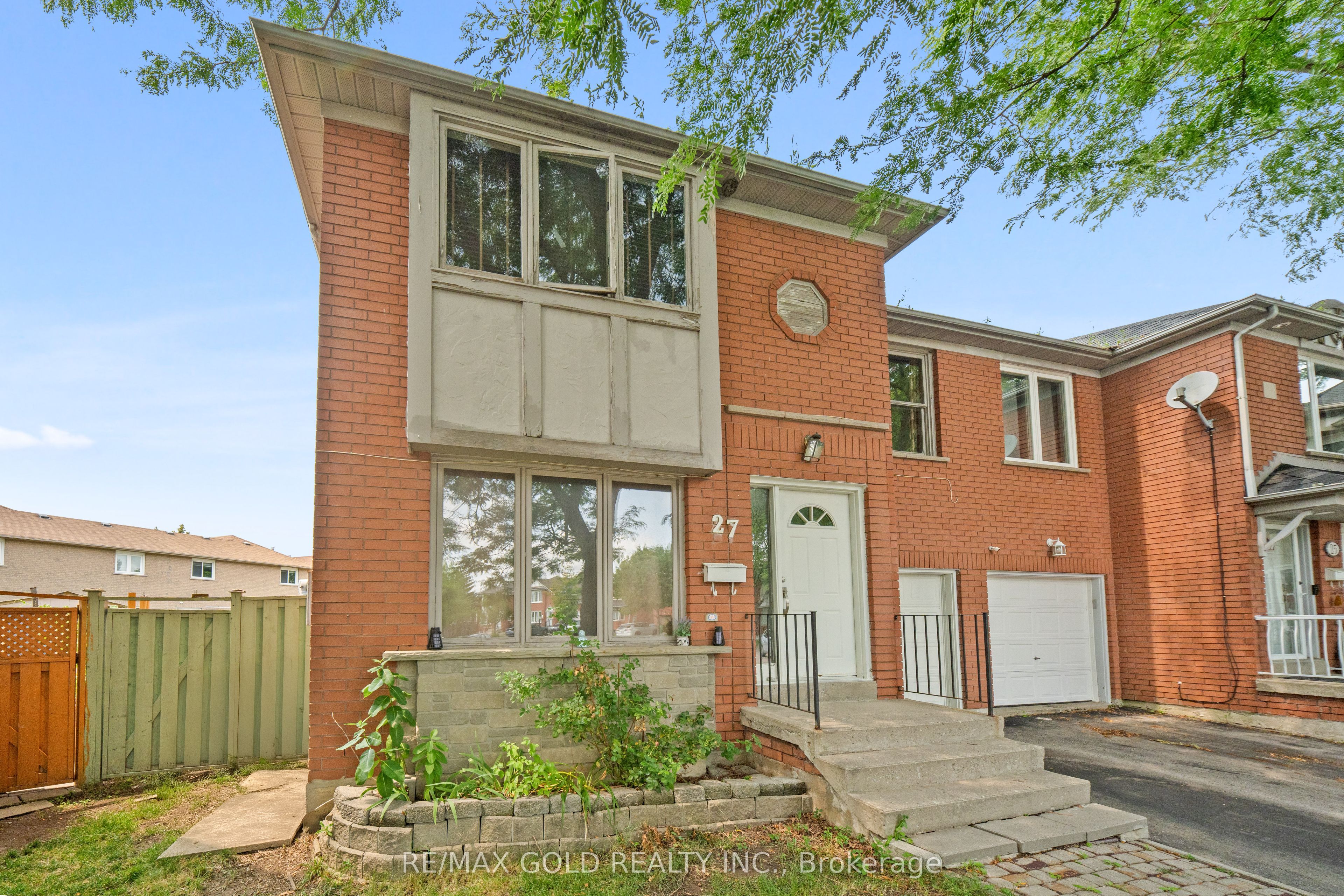 27 Lofty Pines Place Property Photo 5