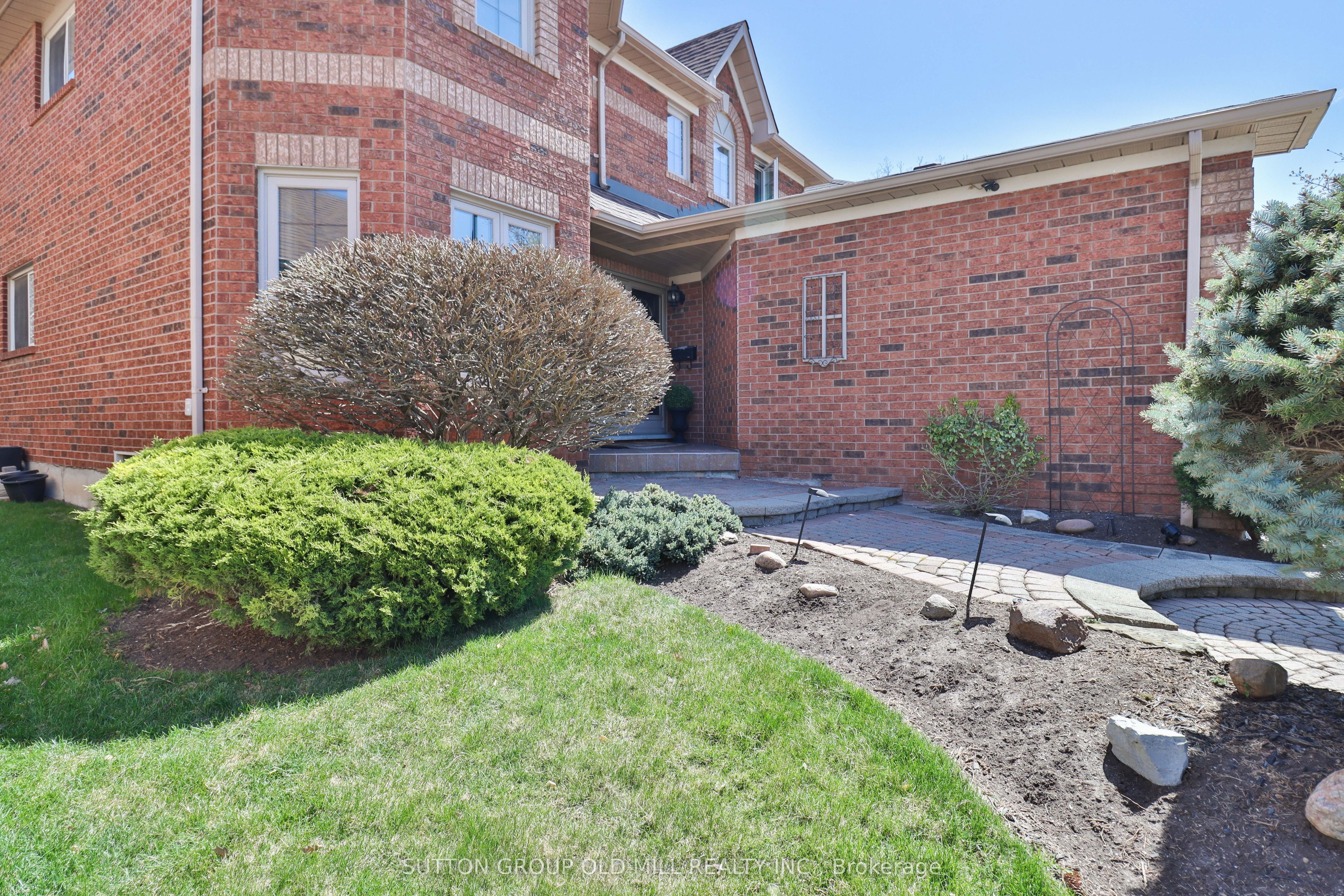 6835 Forest Park Drive Property Photo 2