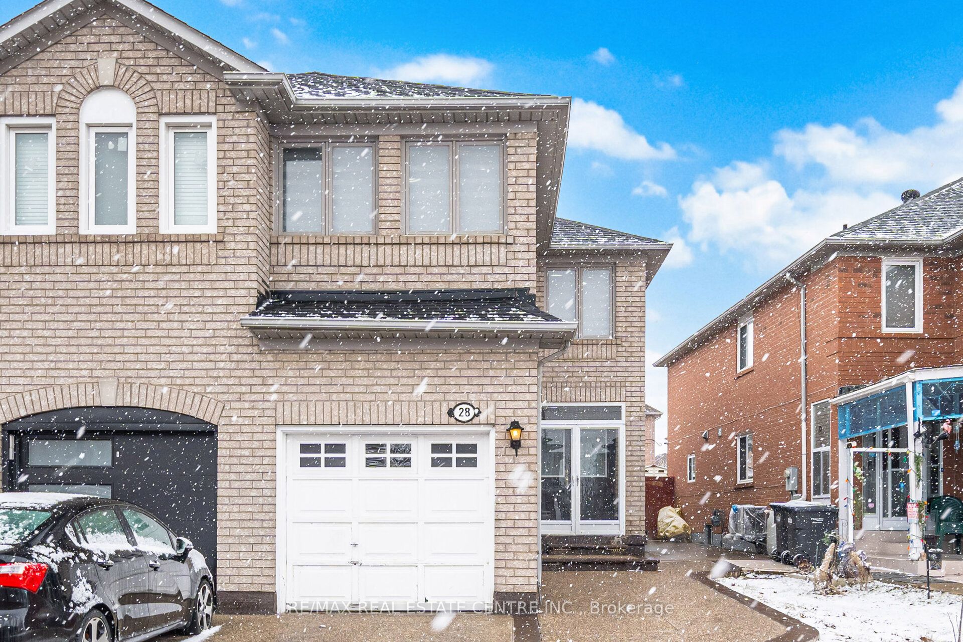 28 Mount Fuji Crescent Property Photo 1