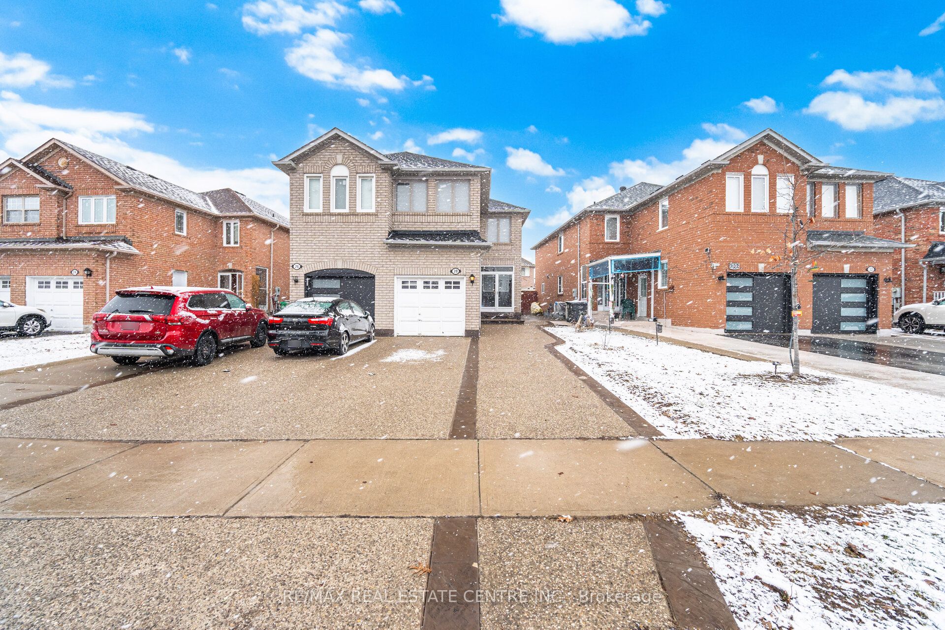 28 Mount Fuji Crescent Property Photo 2