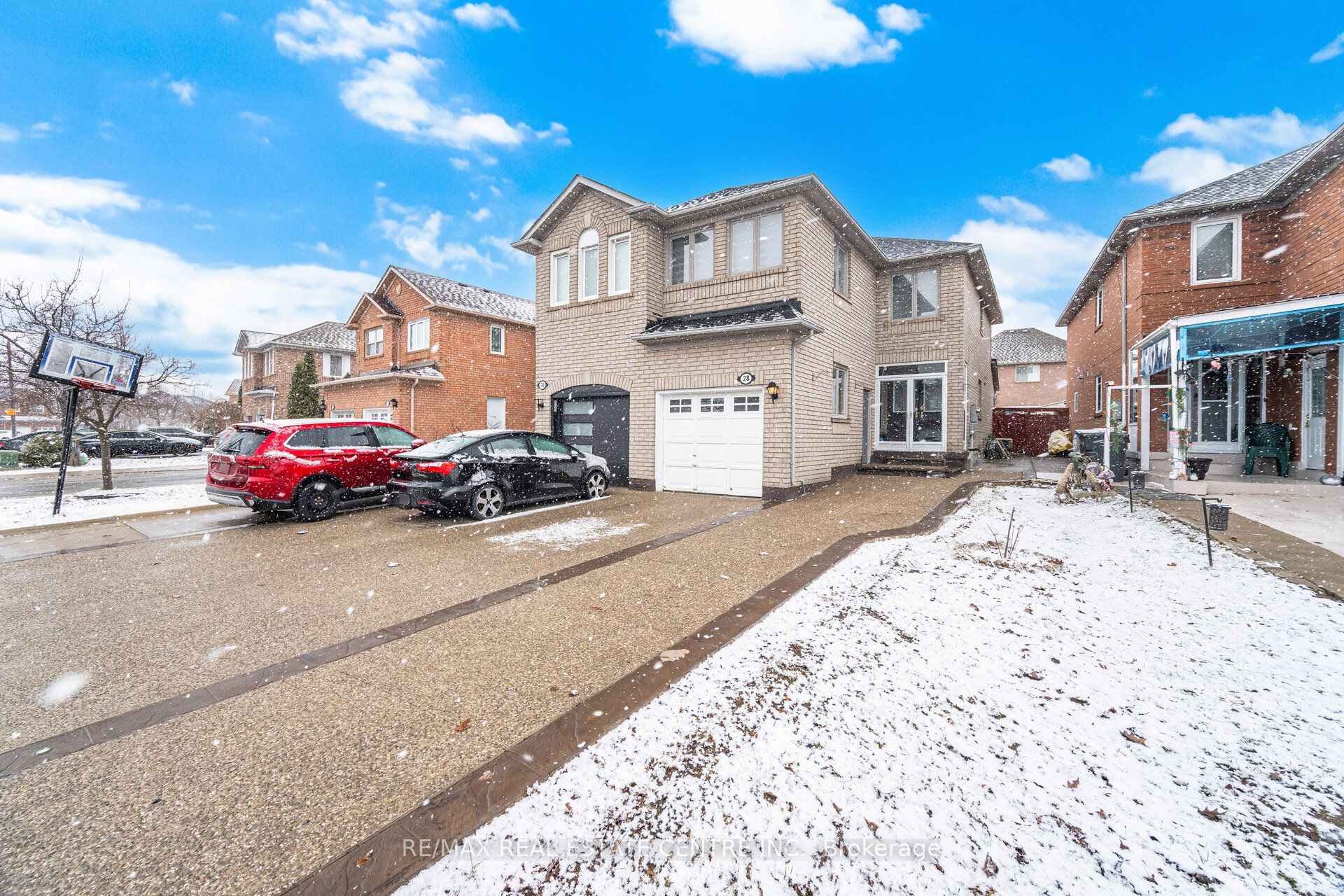 28 Mount Fuji Crescent Property Photo 3