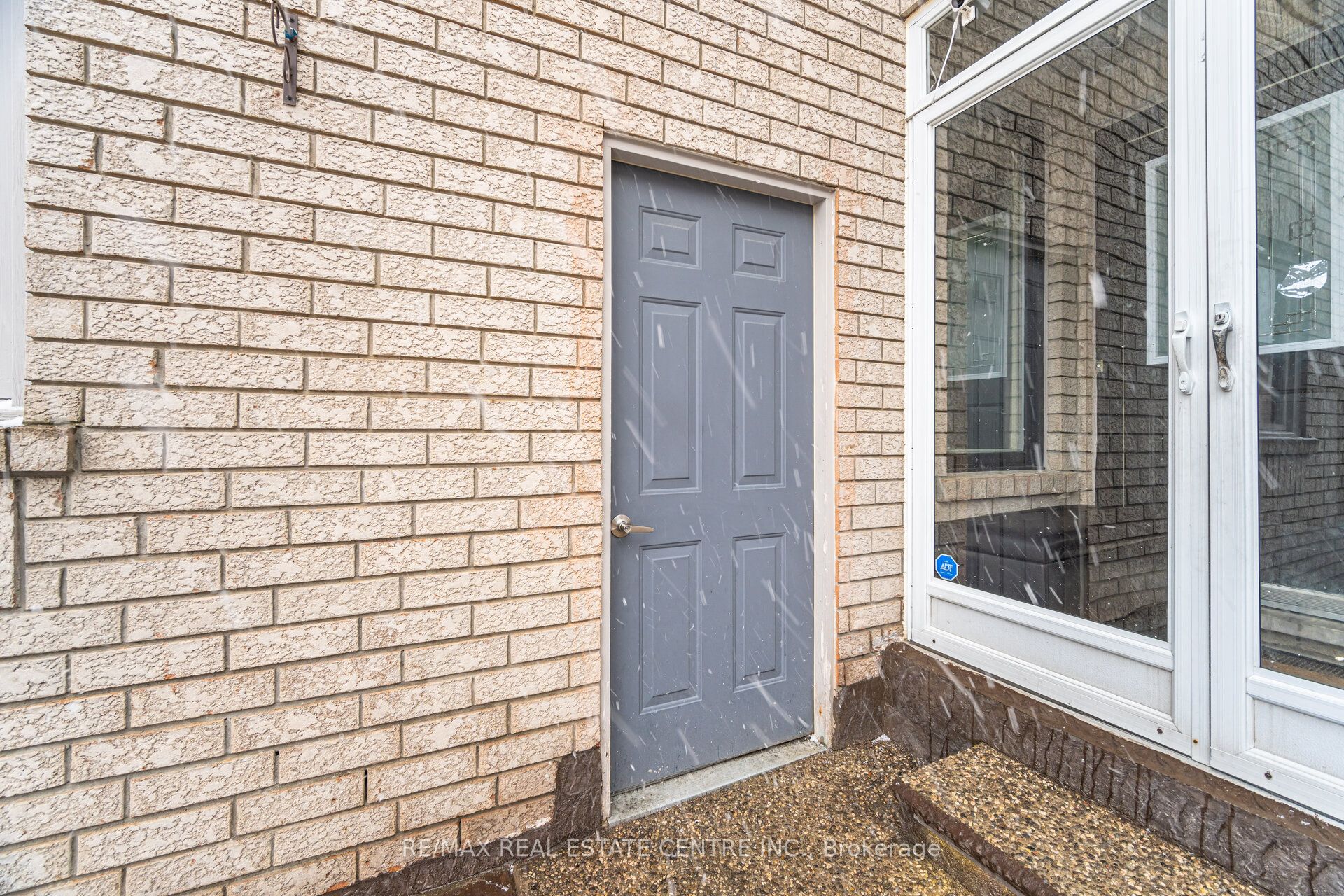 28 Mount Fuji Crescent Property Photo 5