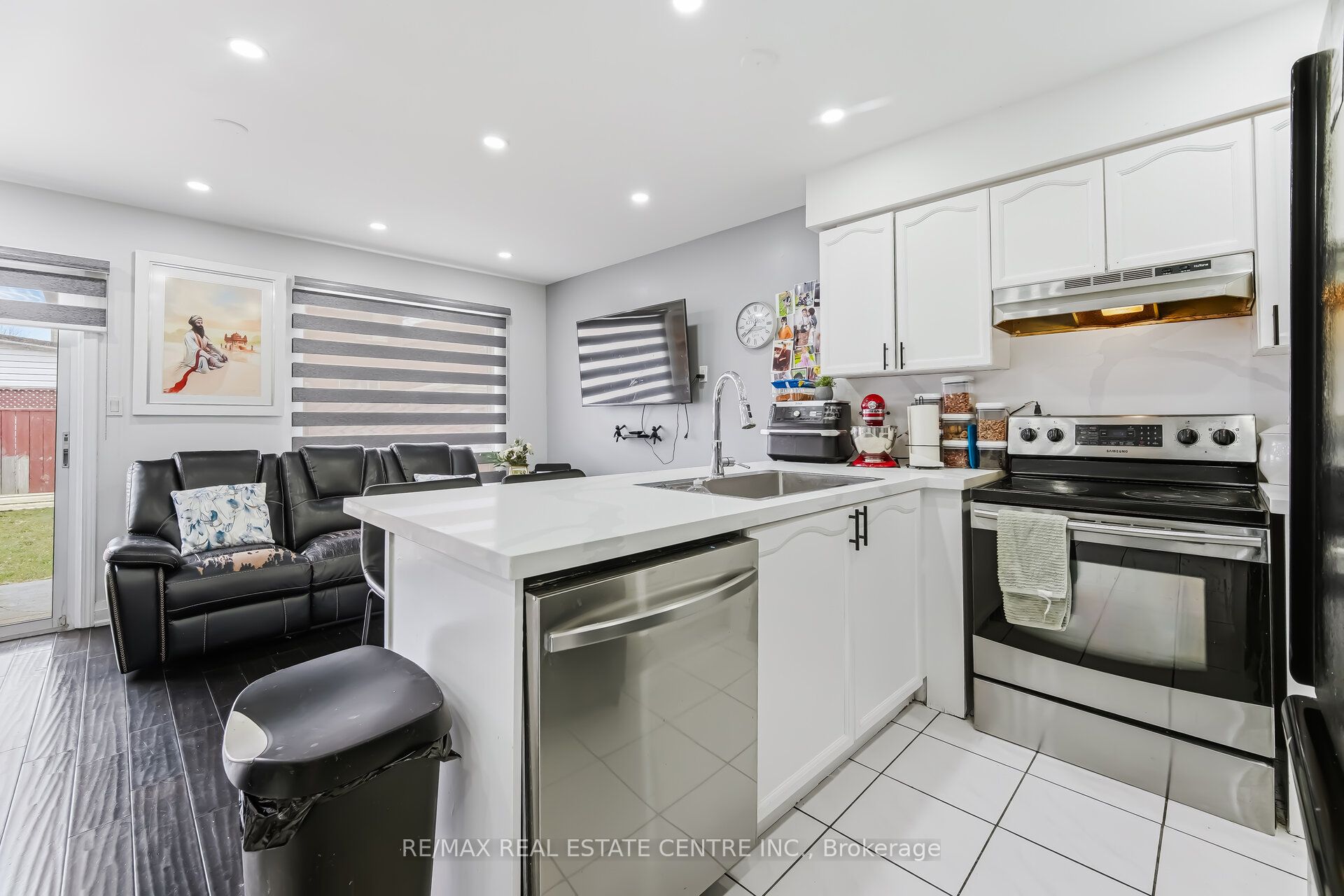 28 Mount Fuji Crescent Property Photo 15