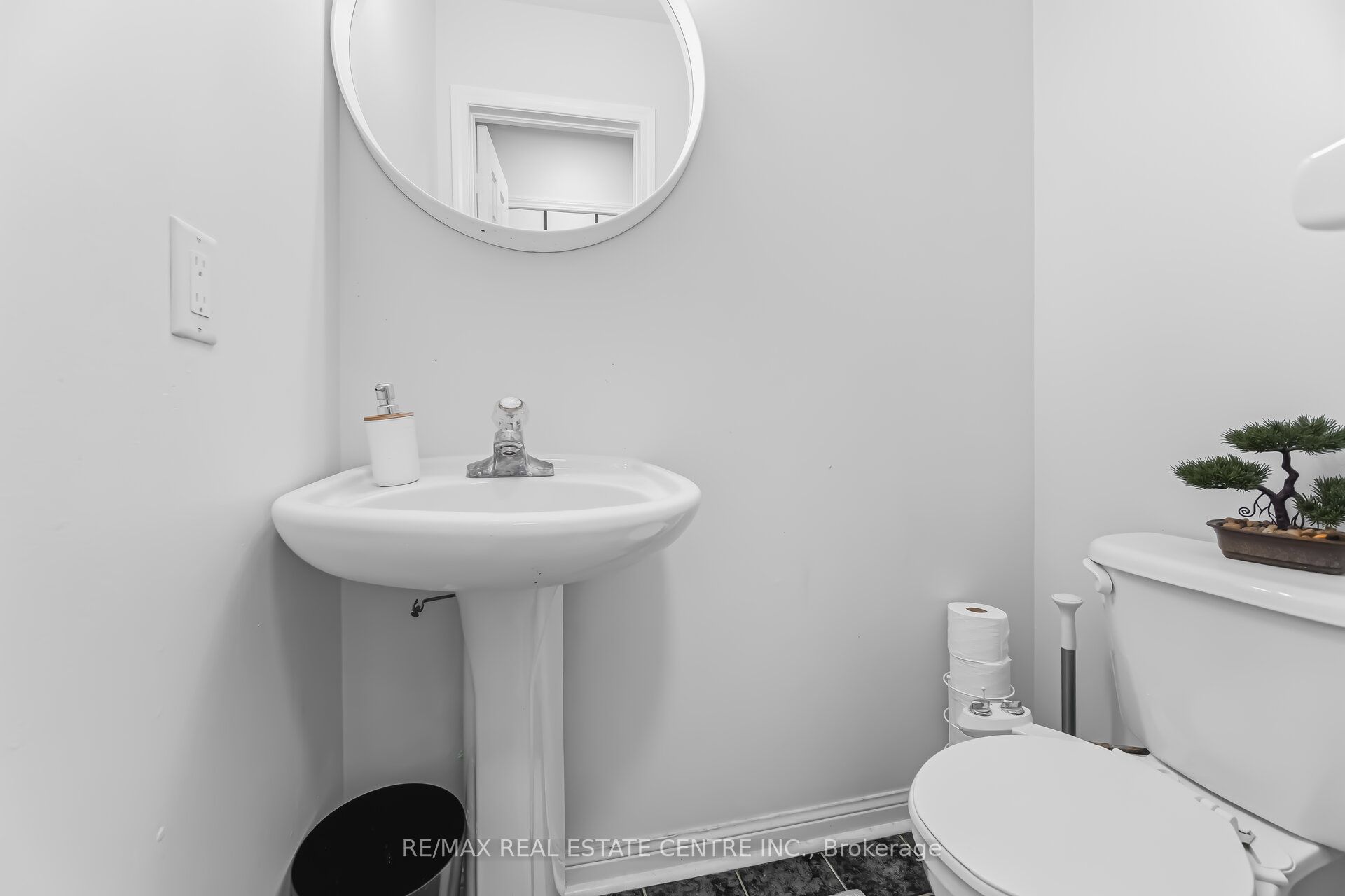 28 Mount Fuji Crescent Property Photo 22