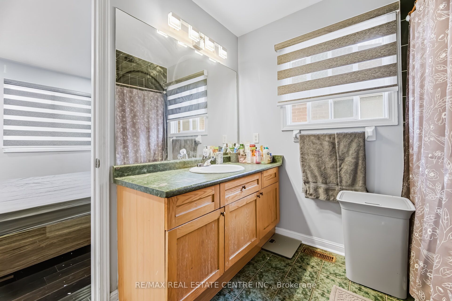28 Mount Fuji Crescent Property Photo 27