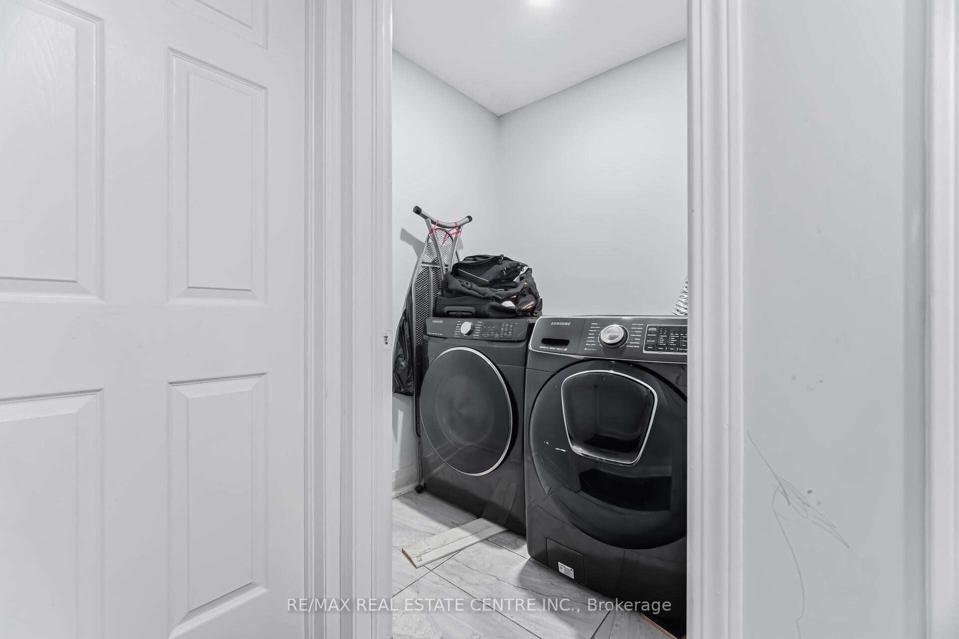 28 Mount Fuji Crescent Property Photo 41