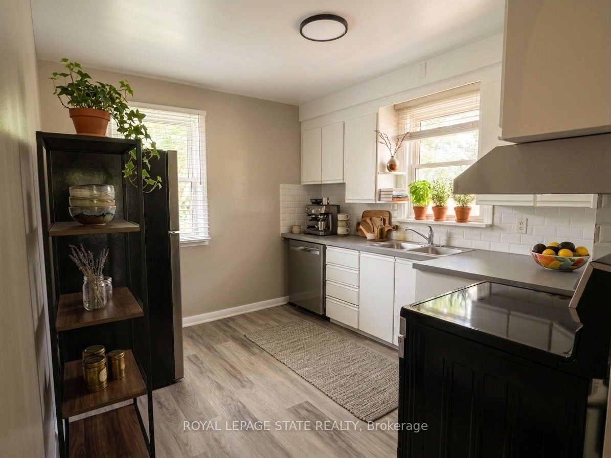 20 Lloyd Manor Road Property Photo 3