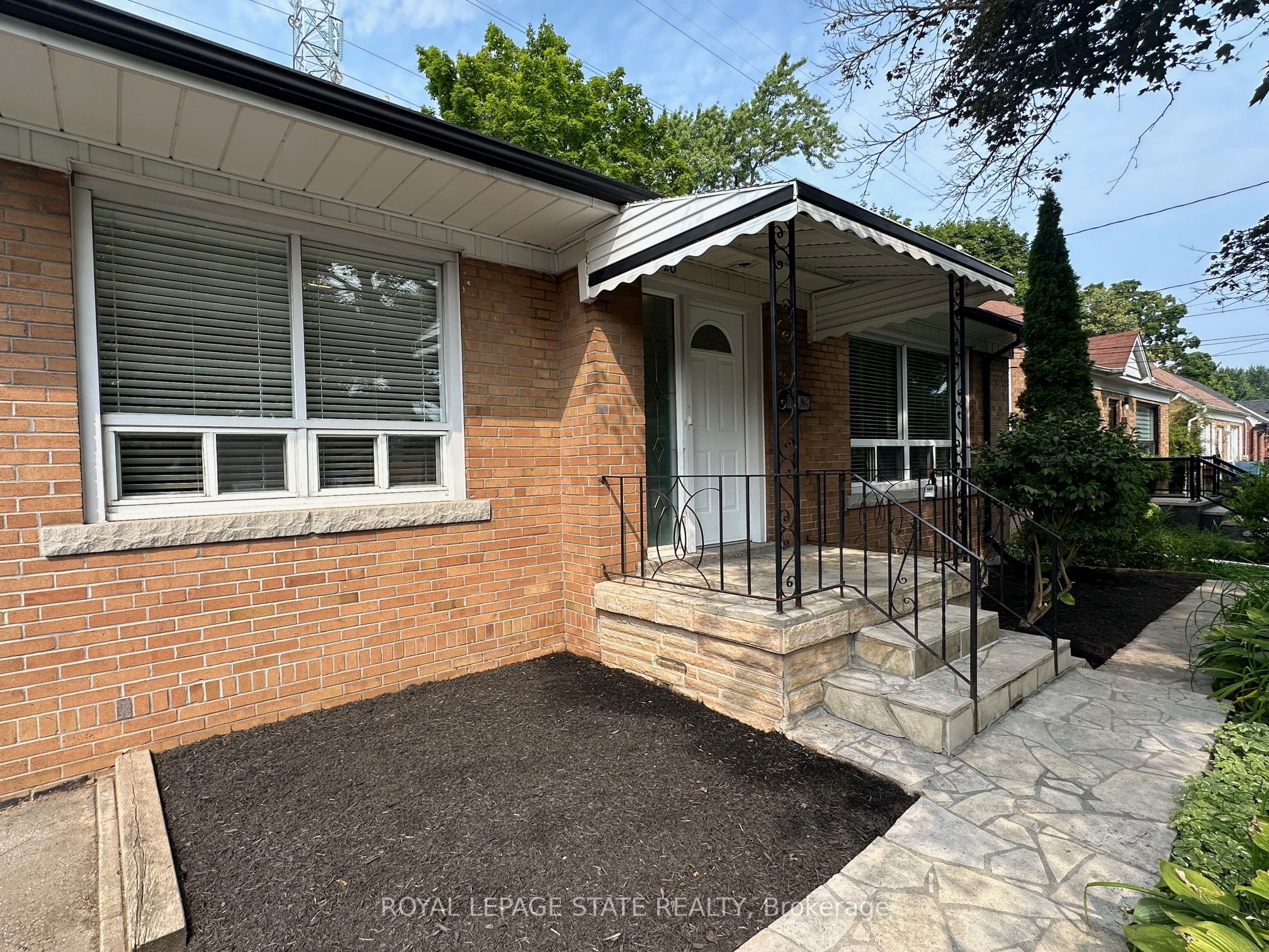 20 Lloyd Manor Road Property Photo 8