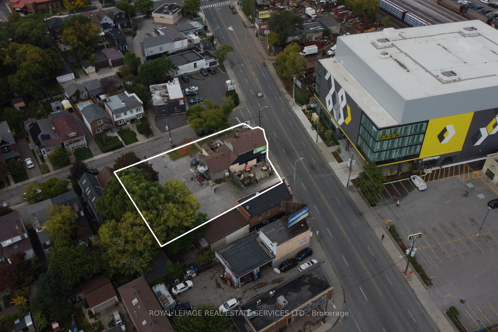3513 Dundas Street W Property Photo 6