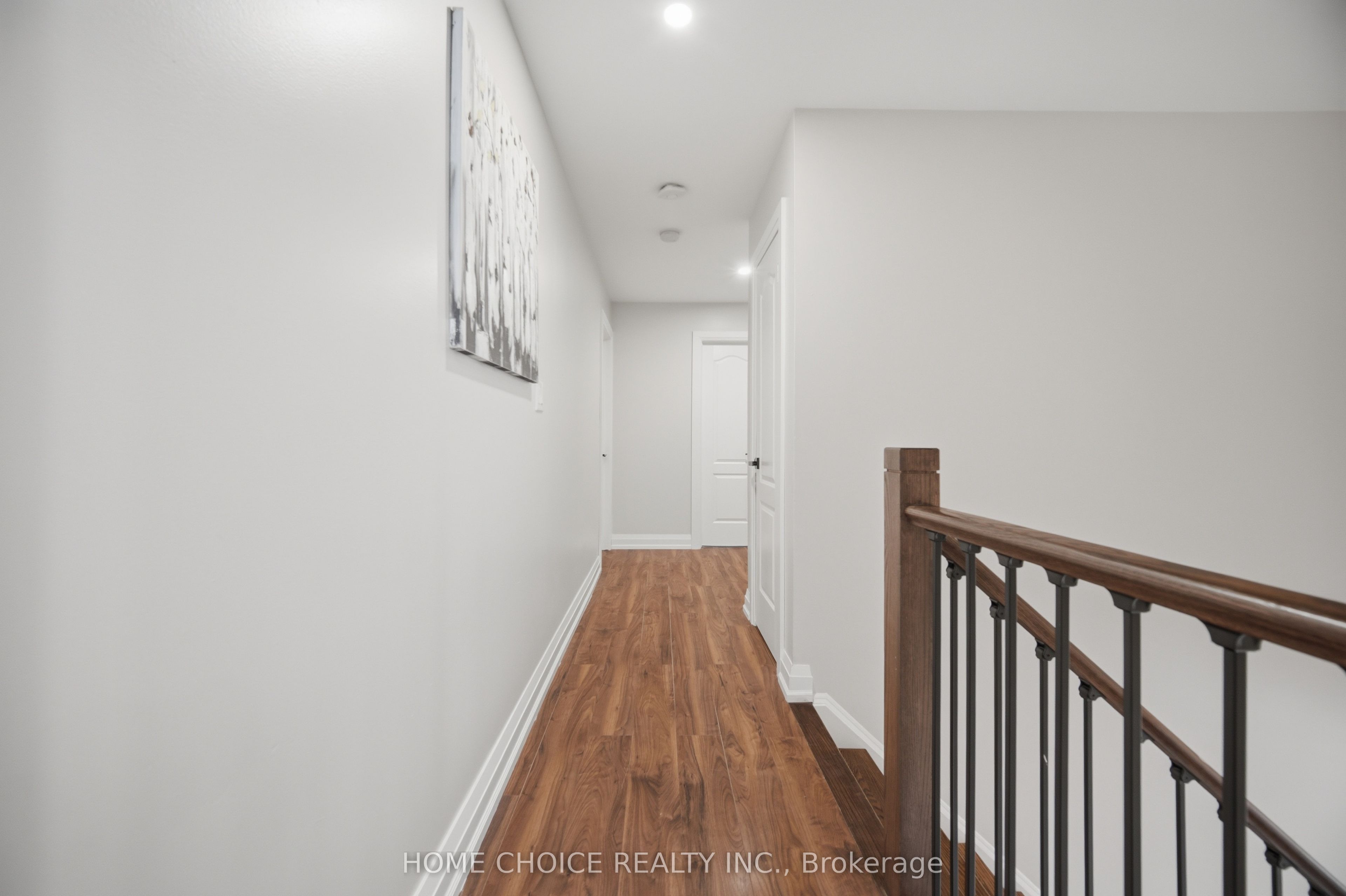 670 Dolby Crescent Property Photo 20
