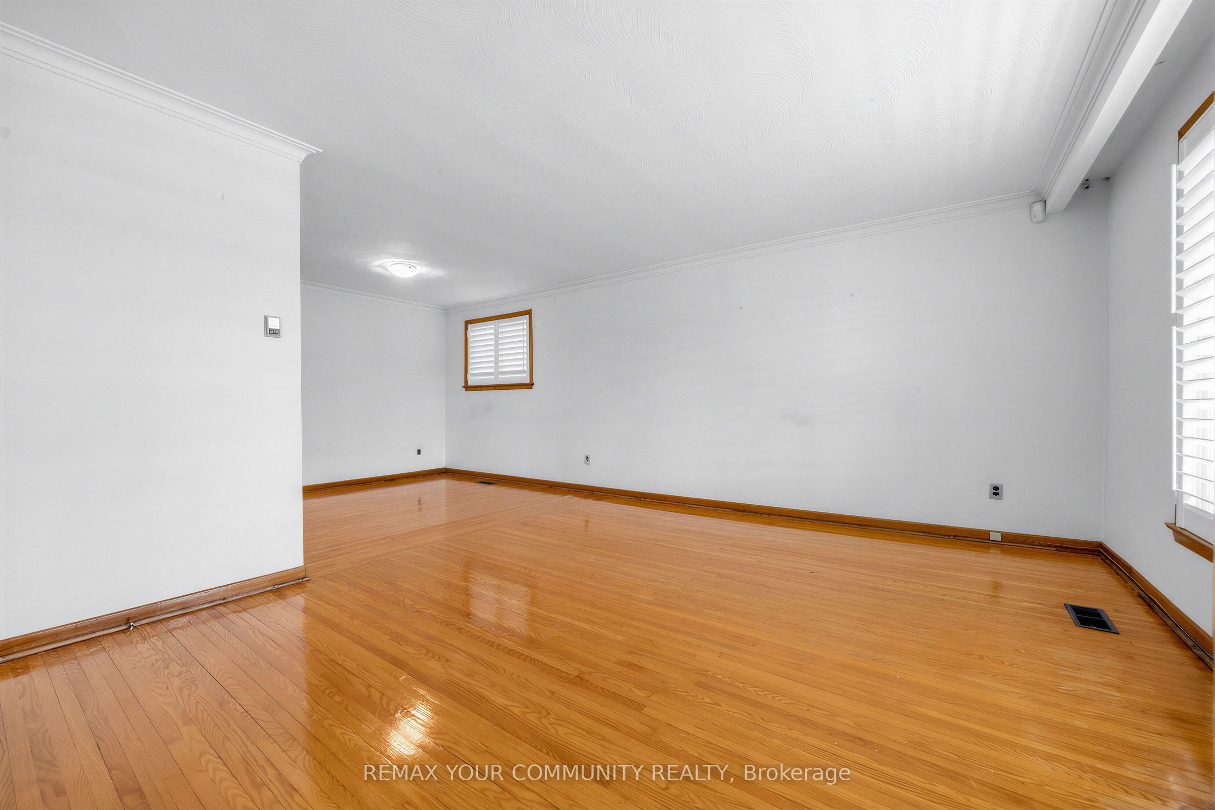 20 Linthurst Avenue Property Photo 16
