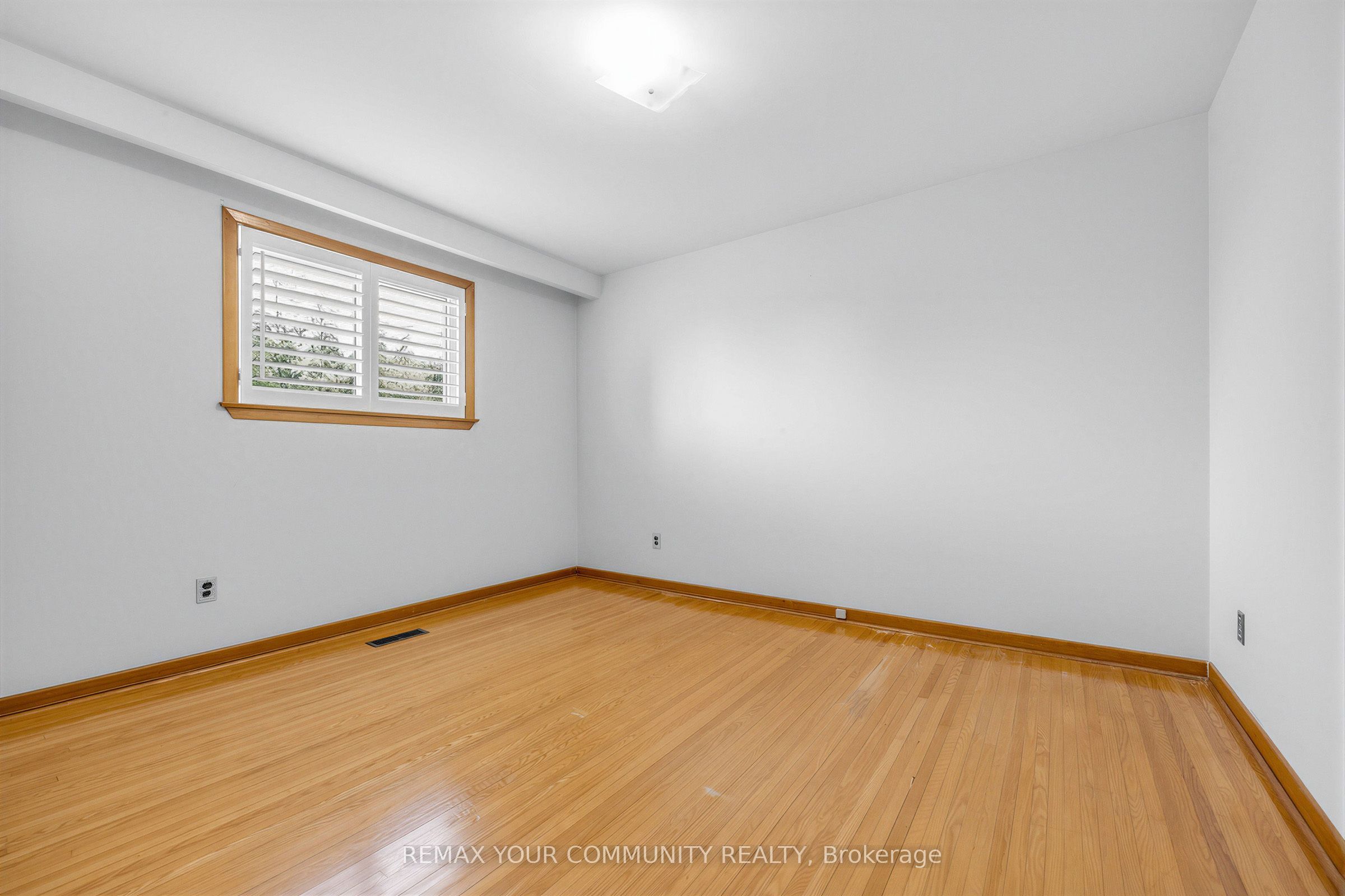 20 Linthurst Avenue Property Photo 25