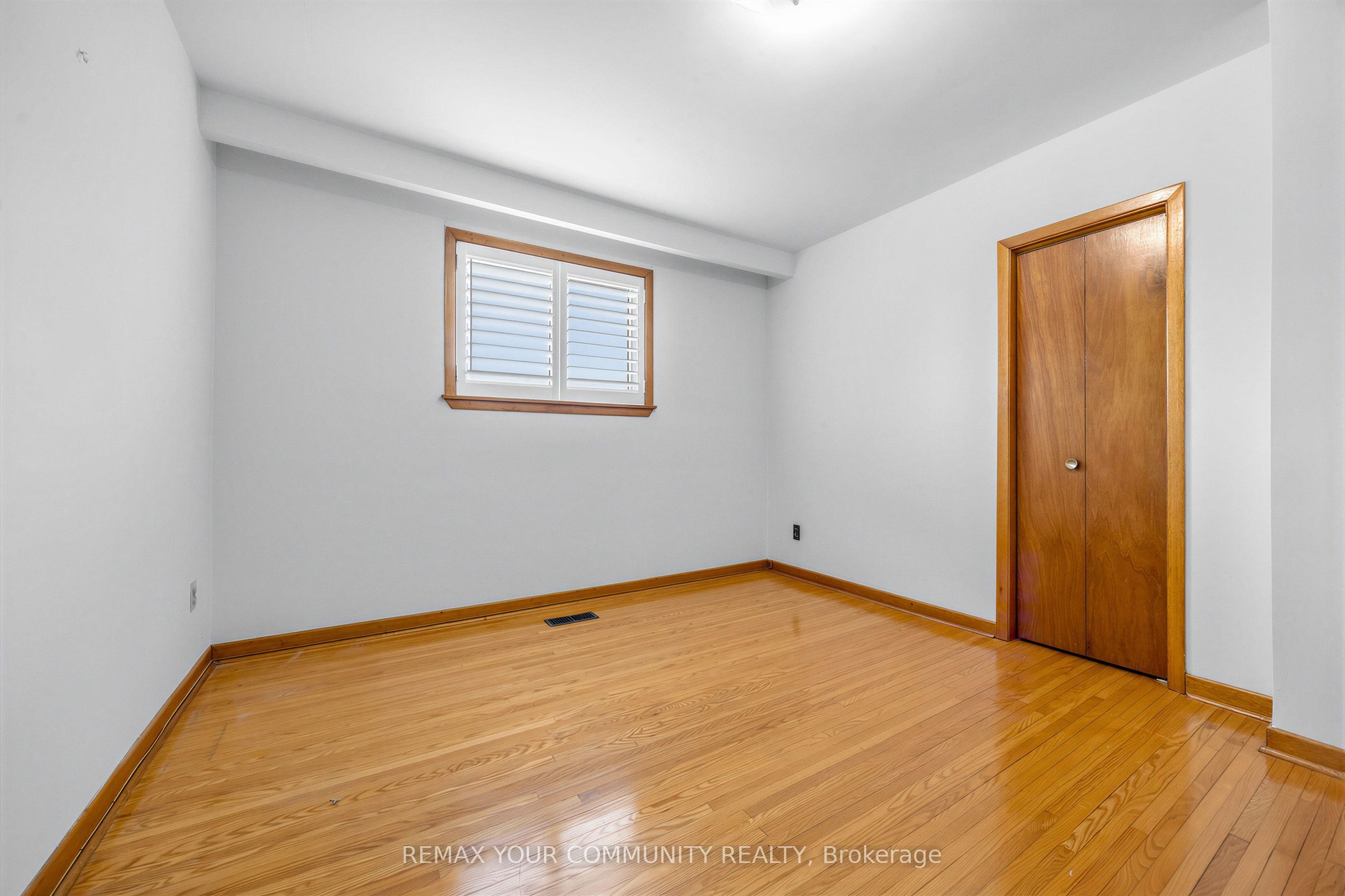 20 Linthurst Avenue Property Photo 27