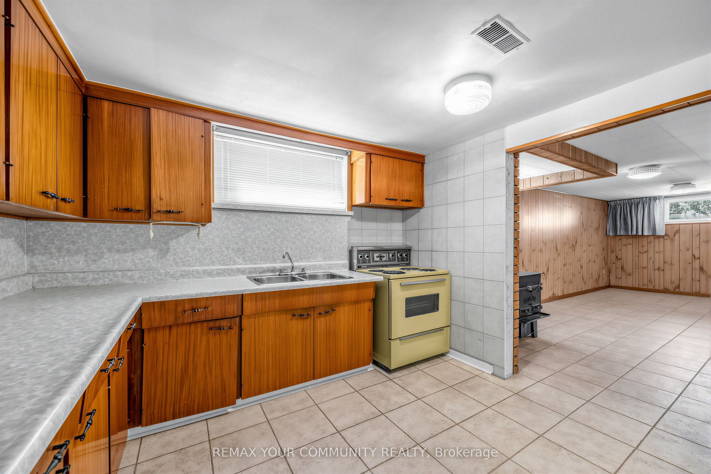 20 Linthurst Avenue Property Photo 30