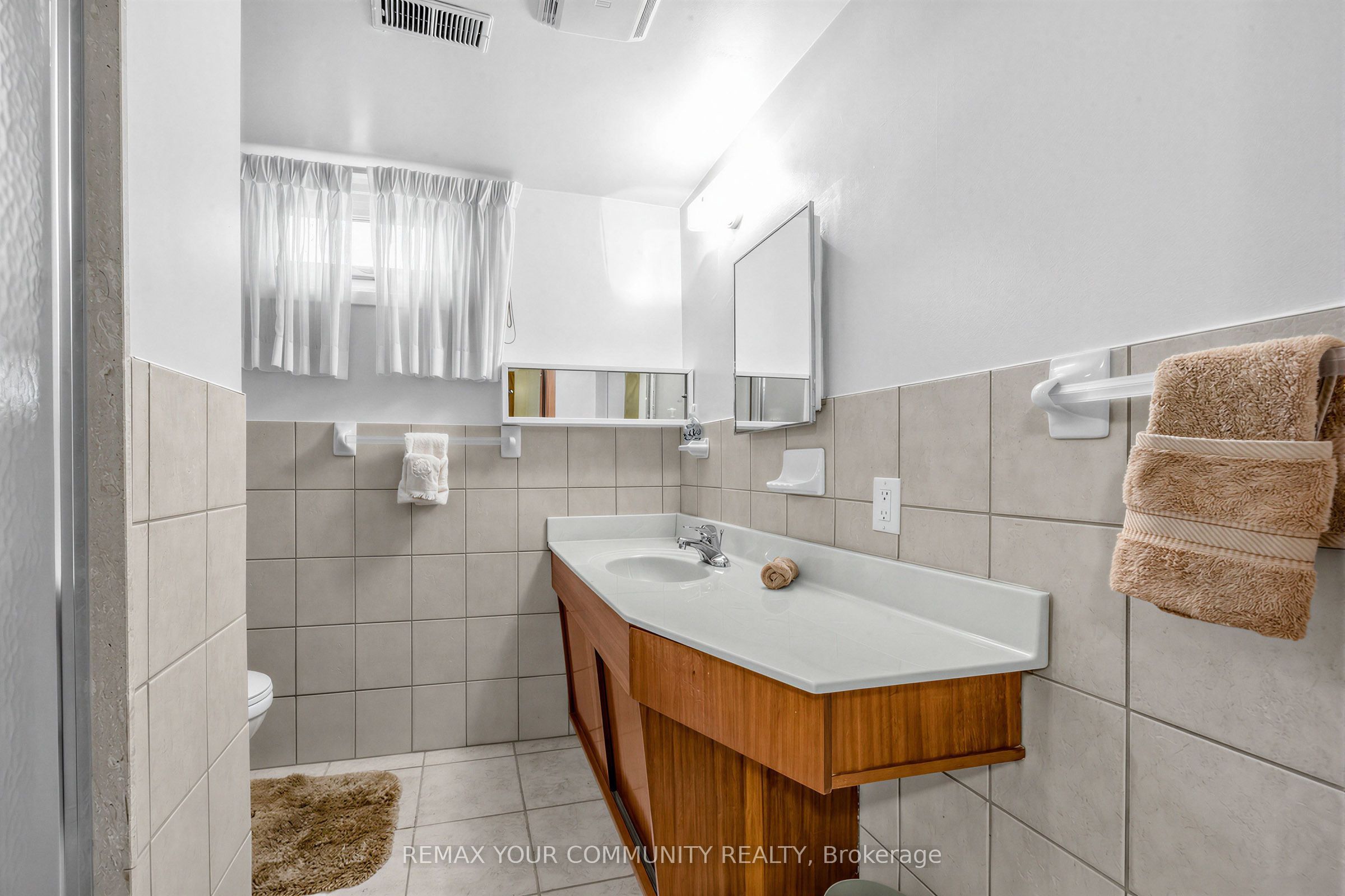 20 Linthurst Avenue Property Photo 35