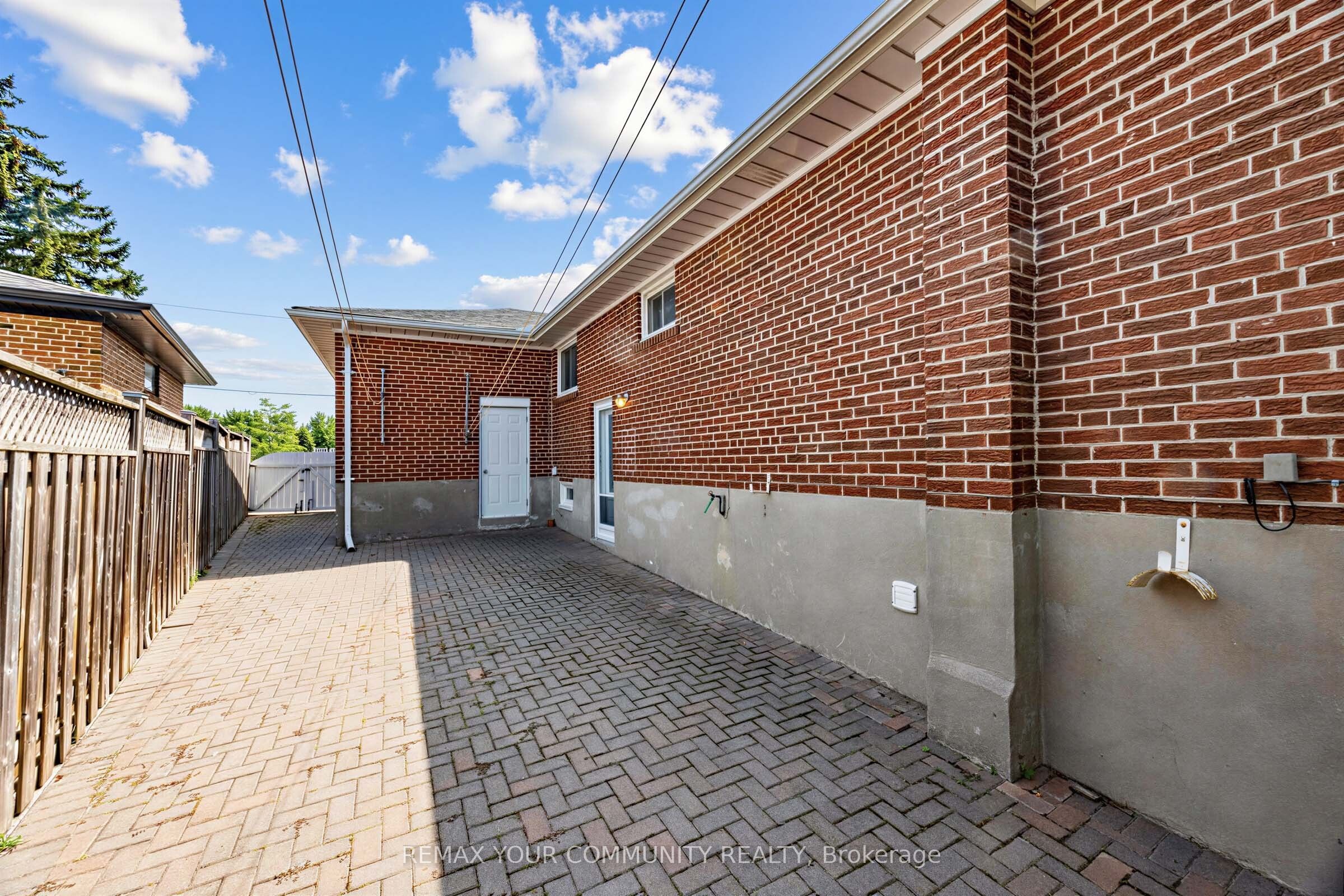 20 Linthurst Avenue Property Photo 42