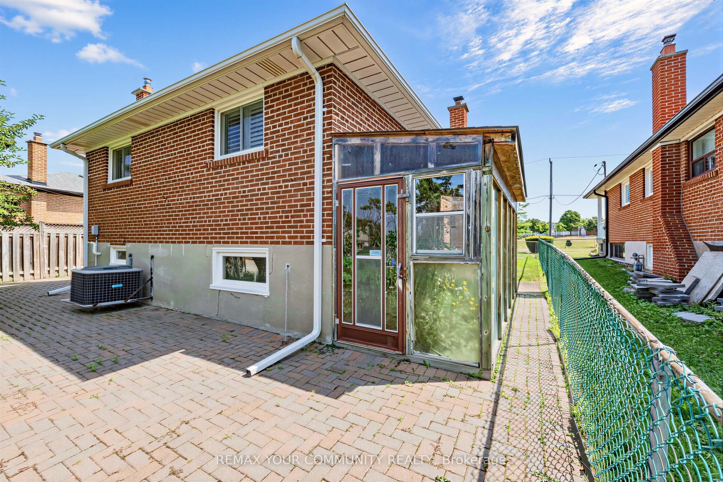 20 Linthurst Avenue Property Photo 43