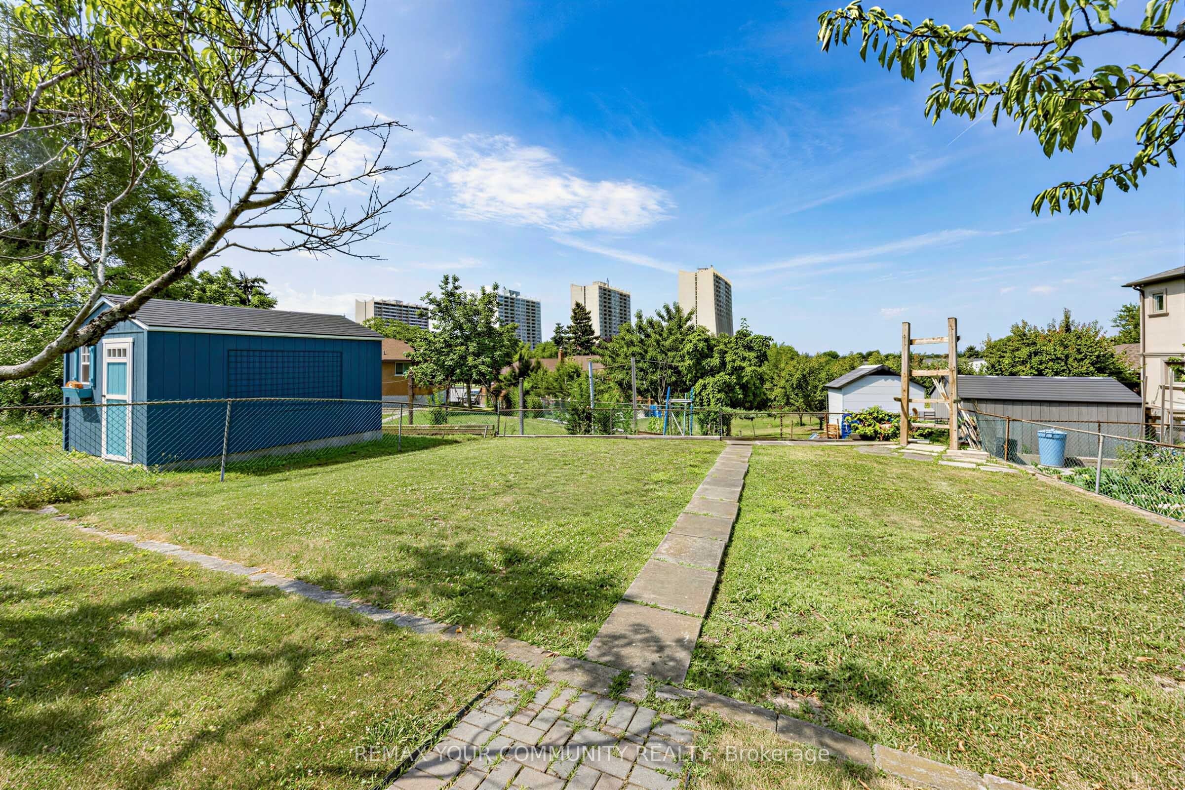 20 Linthurst Avenue Property Photo 45