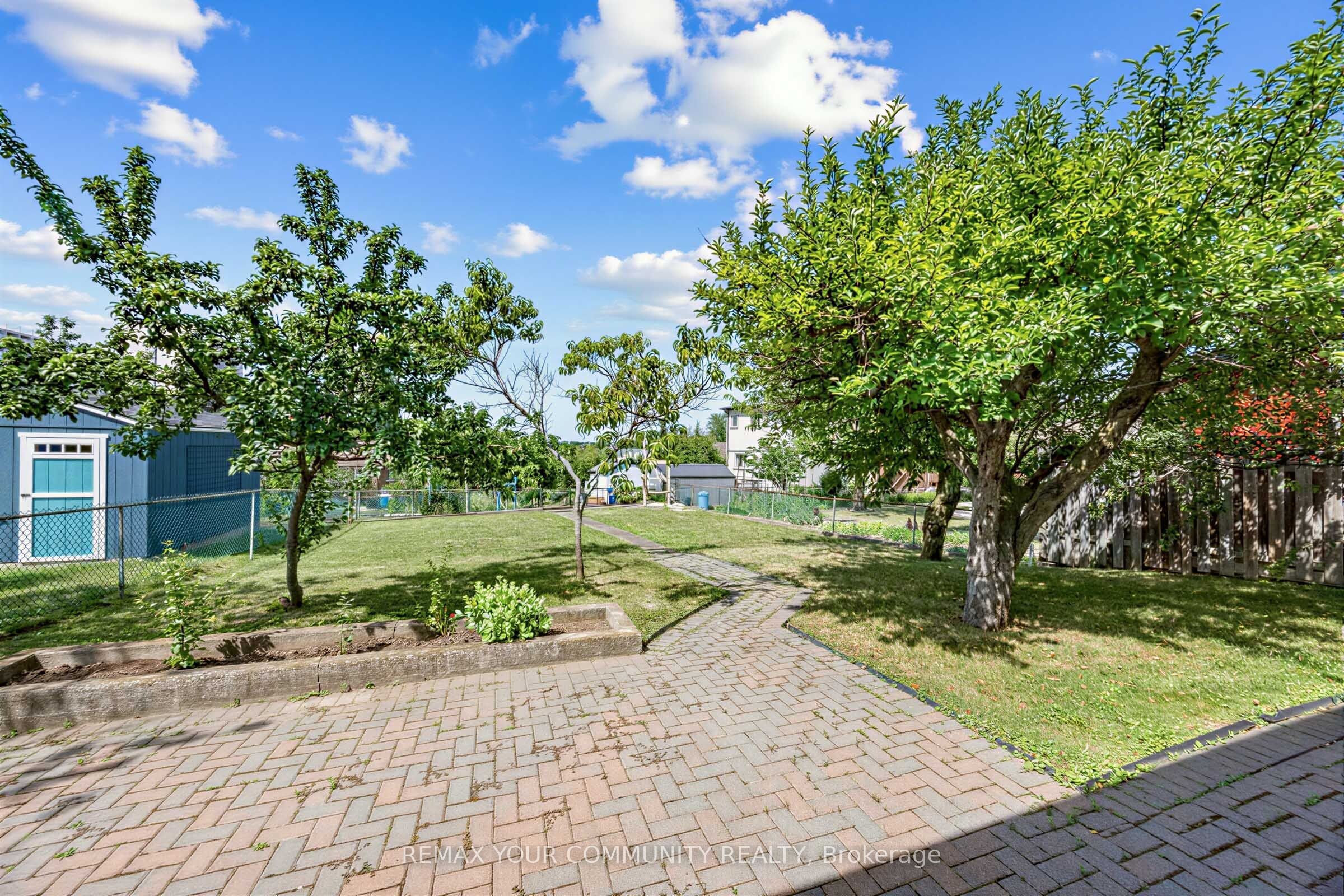 20 Linthurst Avenue Property Photo 46