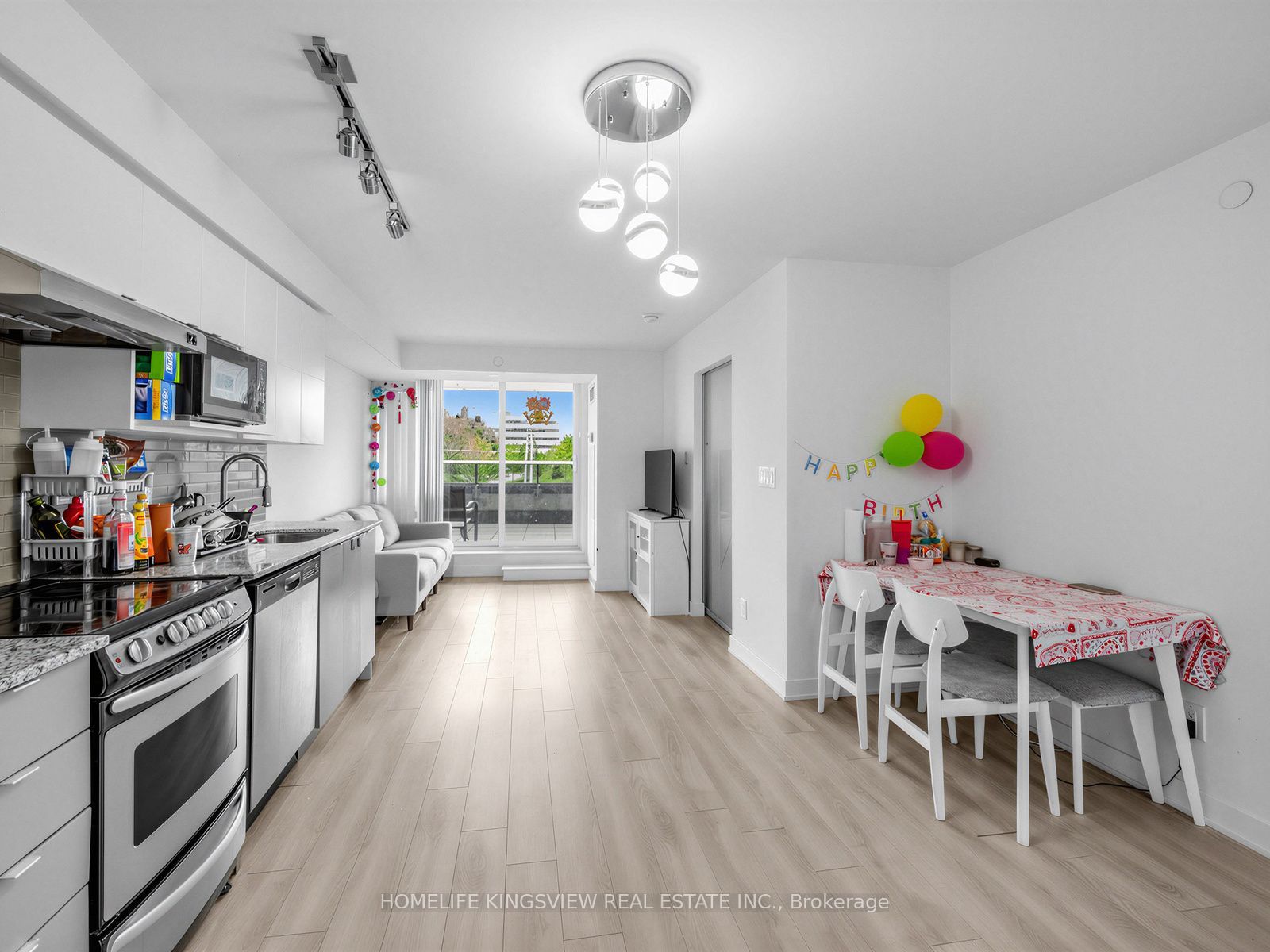 160 Flemington Road 311 Property Photo 5