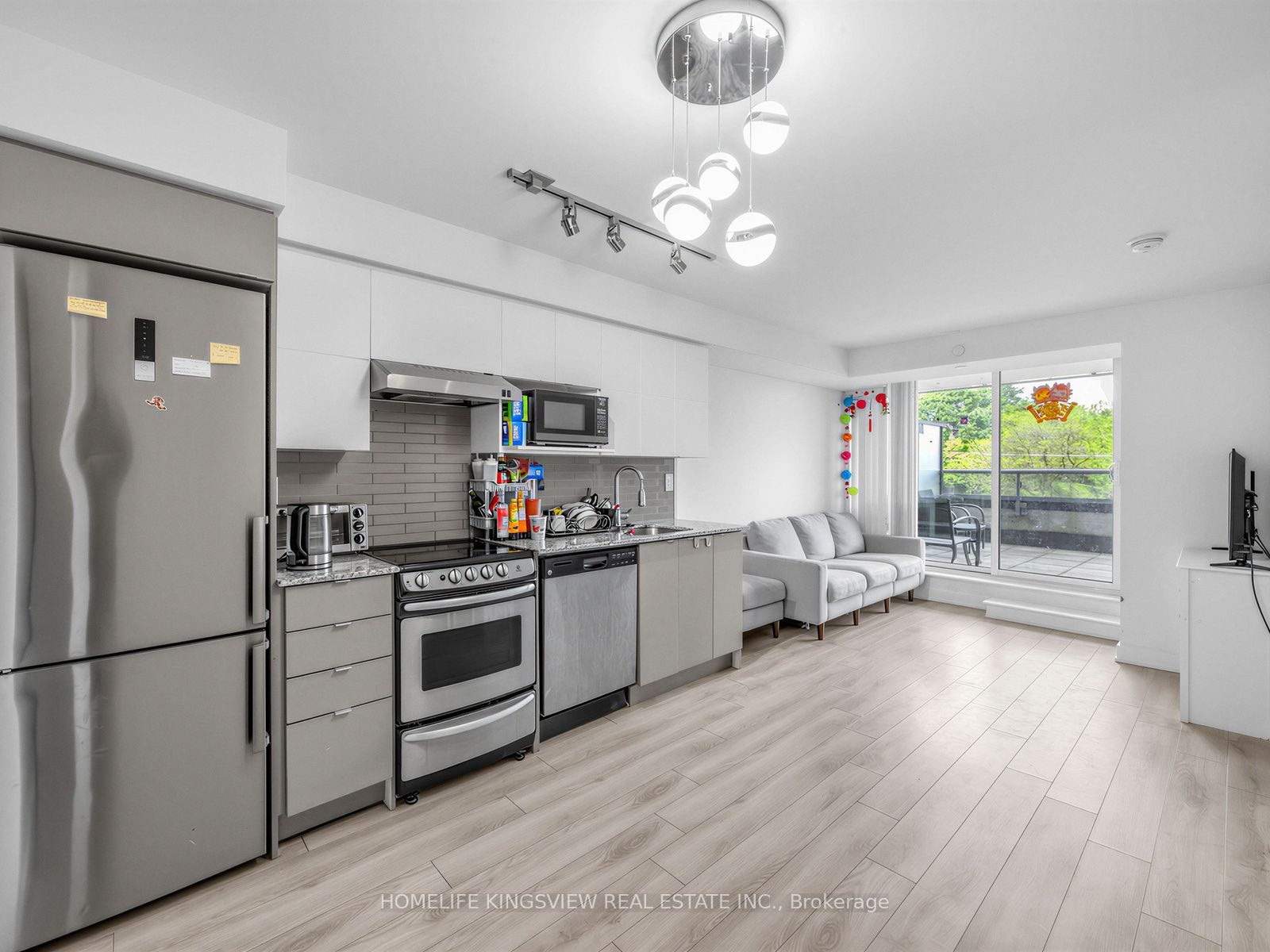 160 Flemington Road 311 Property Photo 6