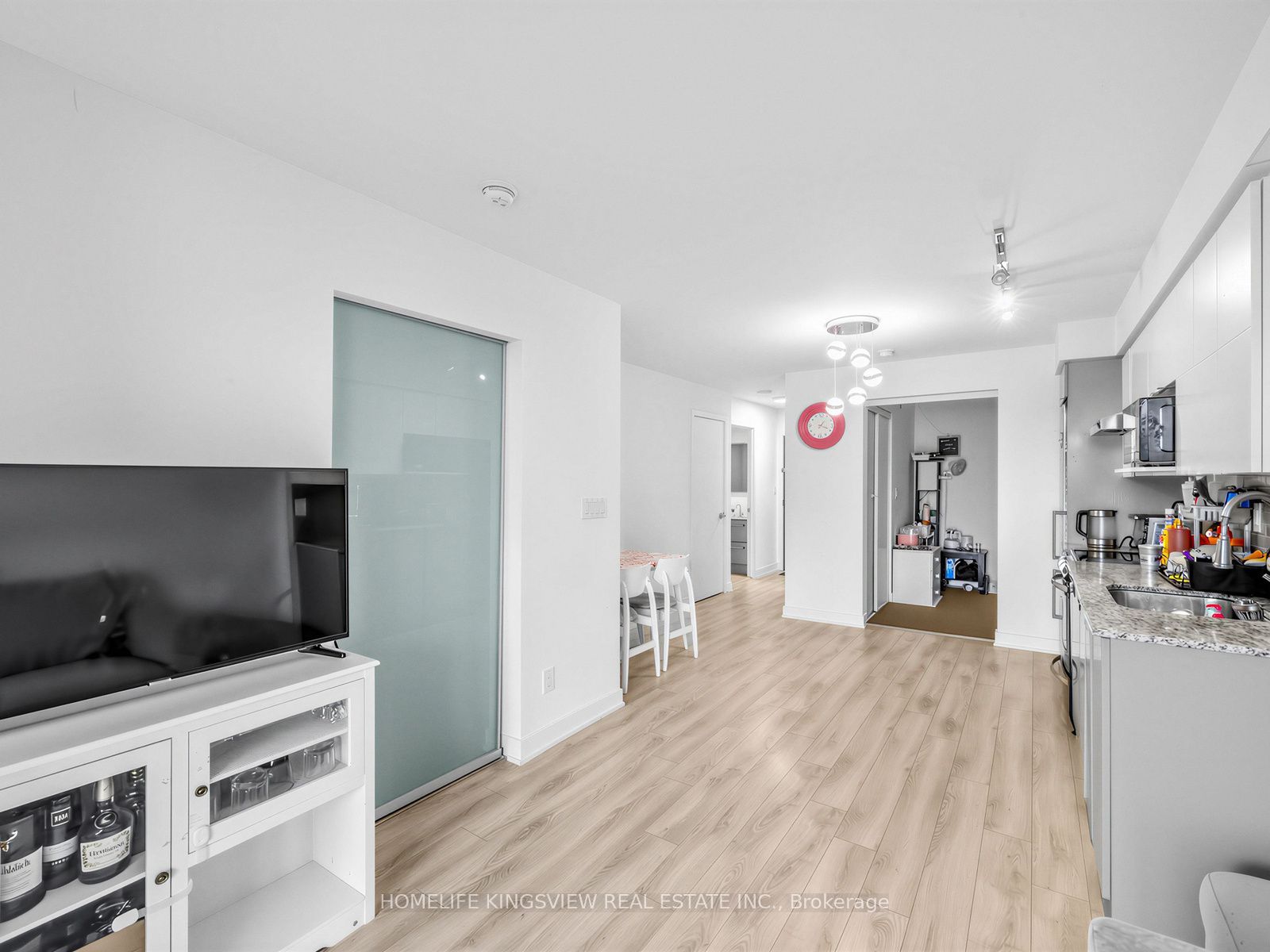 160 Flemington Road 311 Property Photo 9
