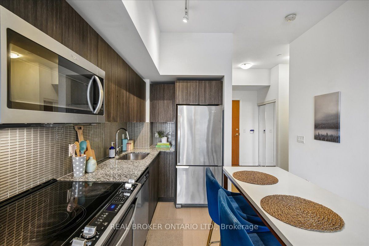 20 Shore Breeze Drive 603 Property Photo 6