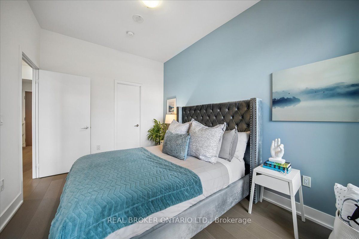 20 Shore Breeze Drive 603 Property Photo 9