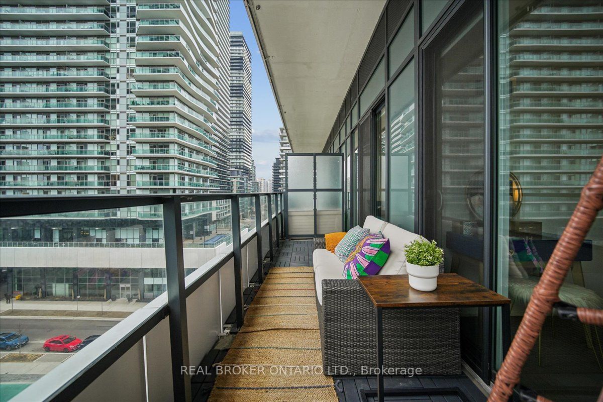 20 Shore Breeze Drive 603 Property Photo 11