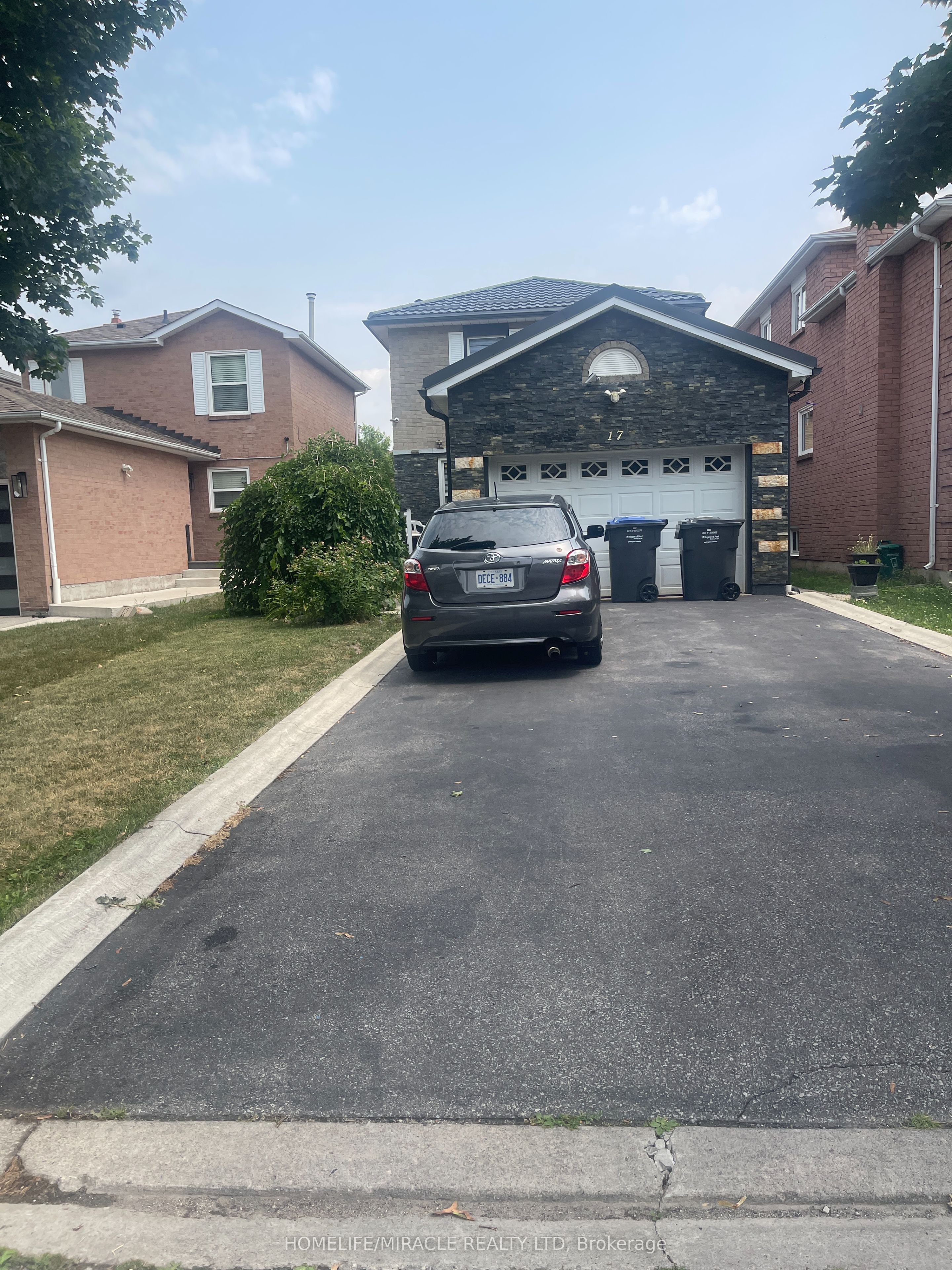 17 WAYNE NICOL Drive Property Photo 1