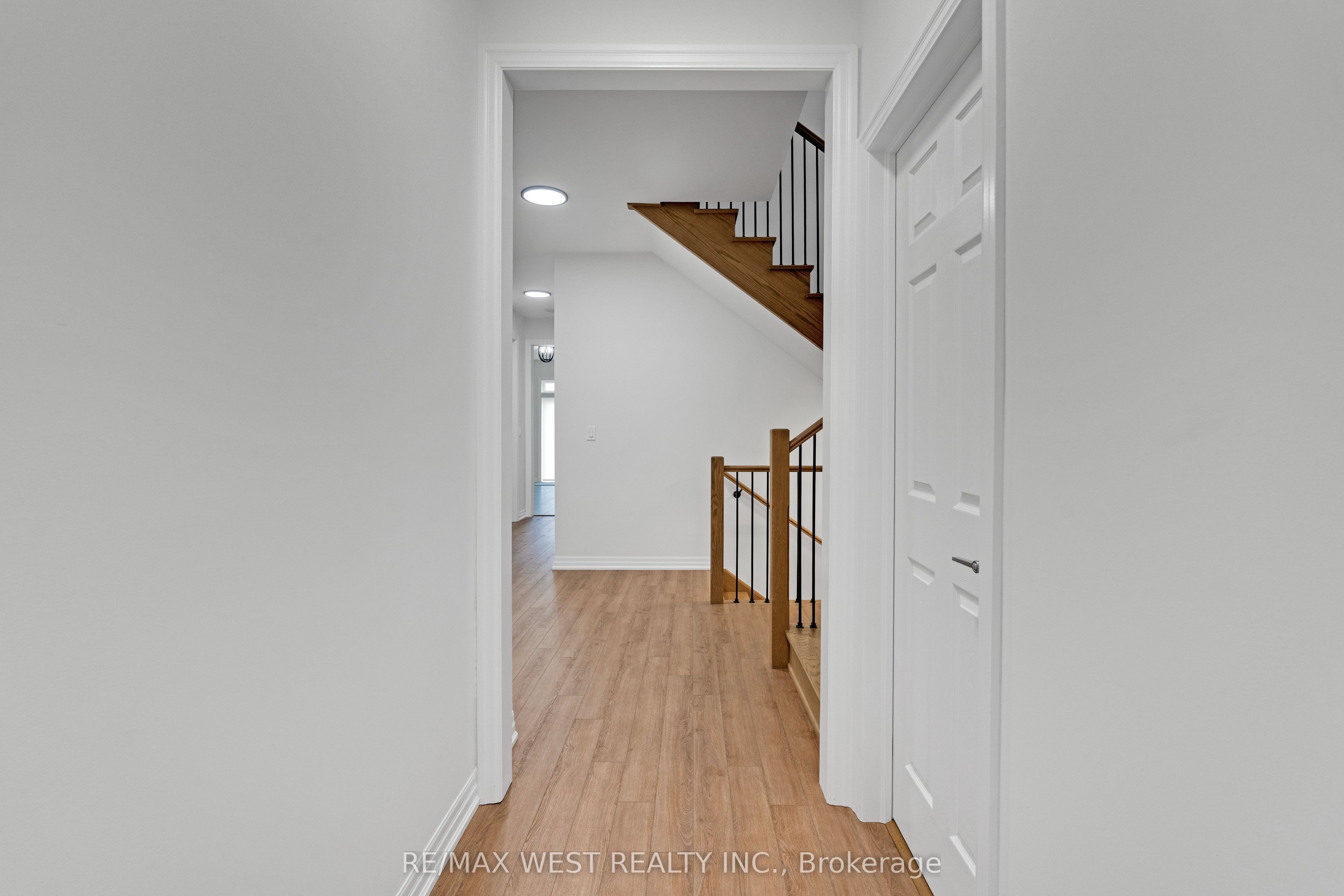 24 Hanton Crescent Property Photo 5